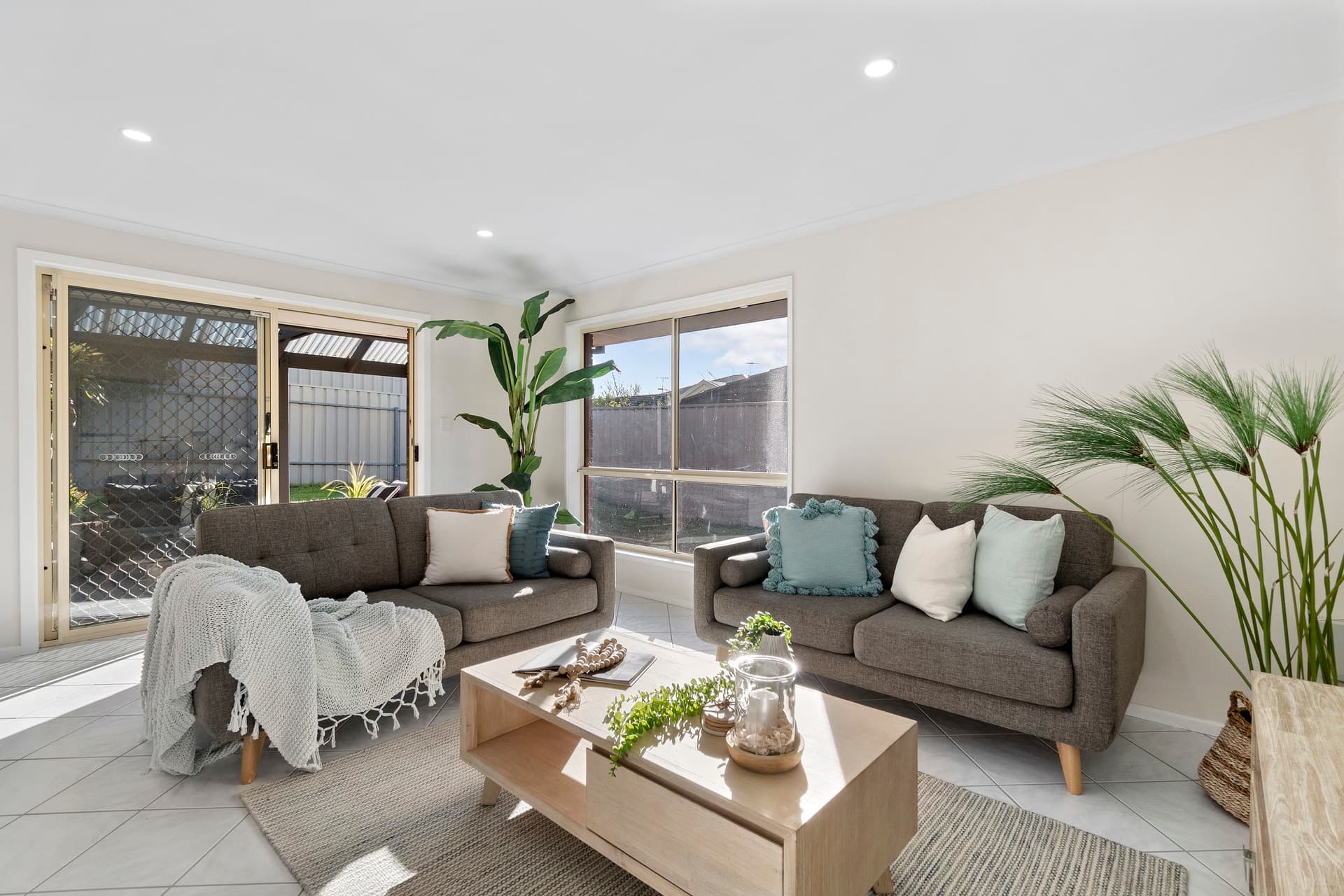 18 Glenview Grove, Seaford Rise - Thumbnail 2