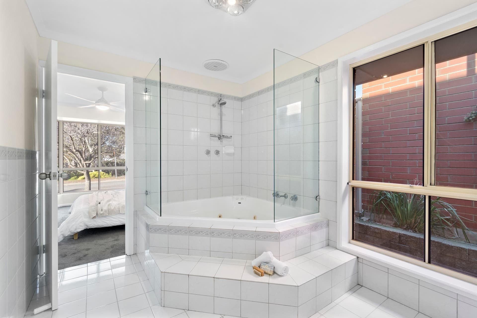 18 Glenview Grove, Seaford Rise - Thumbnail 7