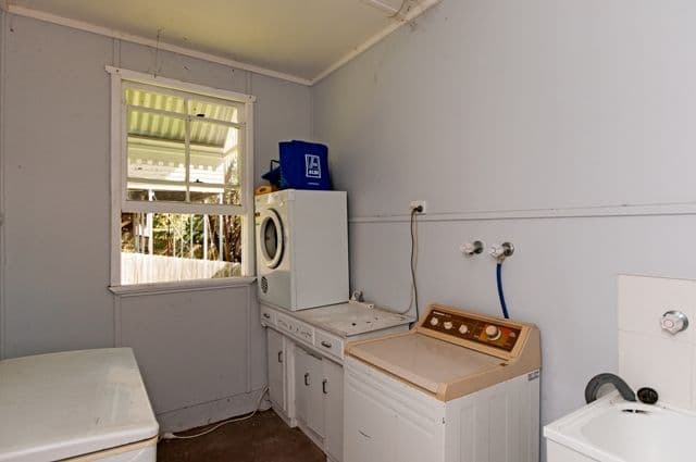 14 Hume Street, WOODEND QLD 4305, Woodend - Thumbnail 8