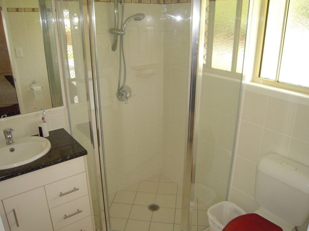 2 Jolinda Way, ROCKYVIEW QLD 4701, Rockyview - Thumbnail 4