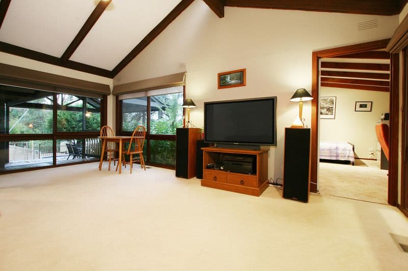 6 Wellington Road, WANDIN NORTH VIC 3139, Wandin North - Thumbnail 3