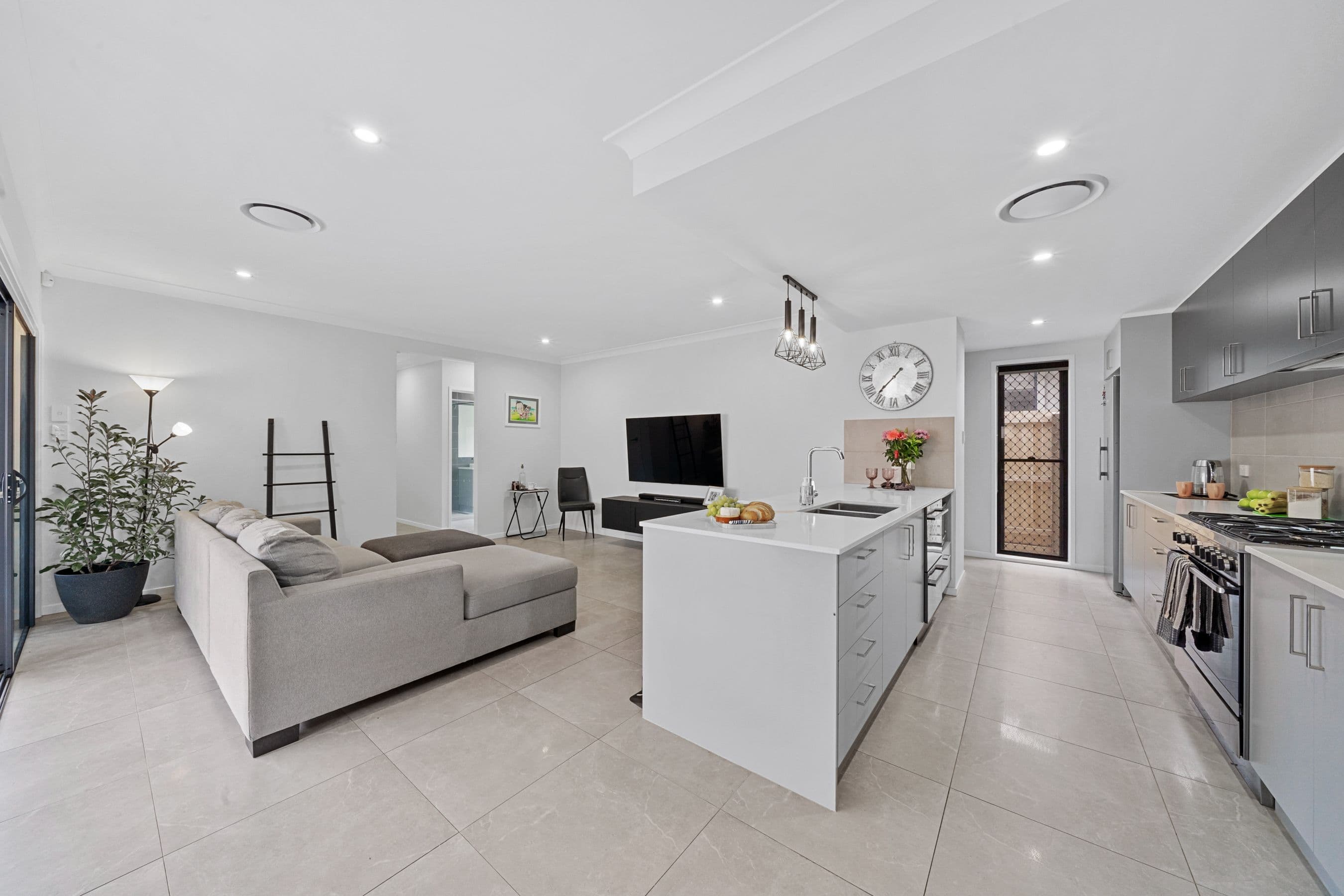 22 Amber Circuit, Greenbank QLD 4124, Greenbank - Thumbnail 8