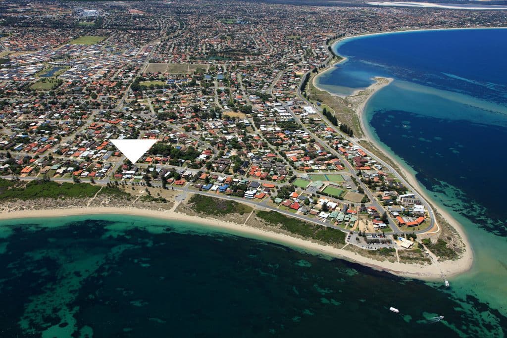 93 Gloucester Crescent, SHOALWATER WA 6169, Shoalwater - Thumbnail 2