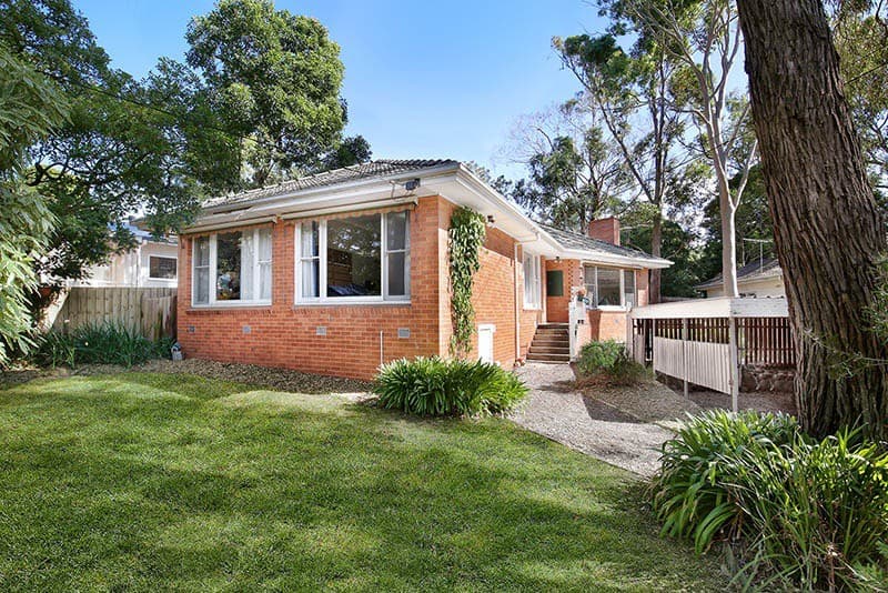 4 Rosalind Crescent, Blackburn, VIC 3130, Blackburn - Thumbnail 2