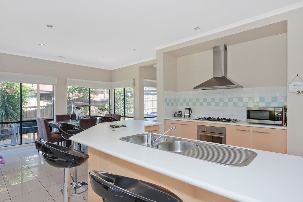 5 Raphael Rise, South Morang VIC 3752, South Morang - Thumbnail 2