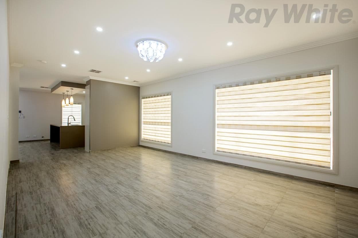 97 Dobroyd Drive, Elizabeth Hills - Thumbnail 2