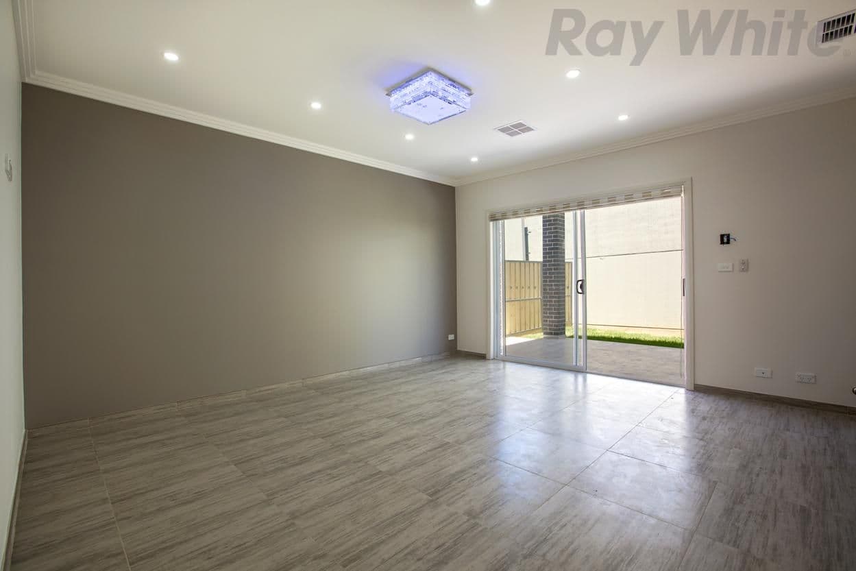 97 Dobroyd Drive, Elizabeth Hills - Thumbnail 3