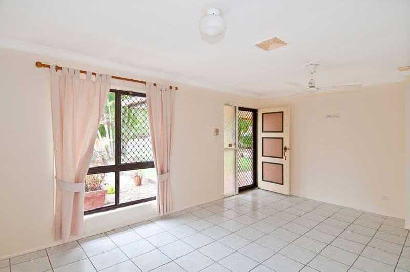 30 Ivanhoe Drive, BETHANIA QLD 4205, Bethania - Thumbnail 3