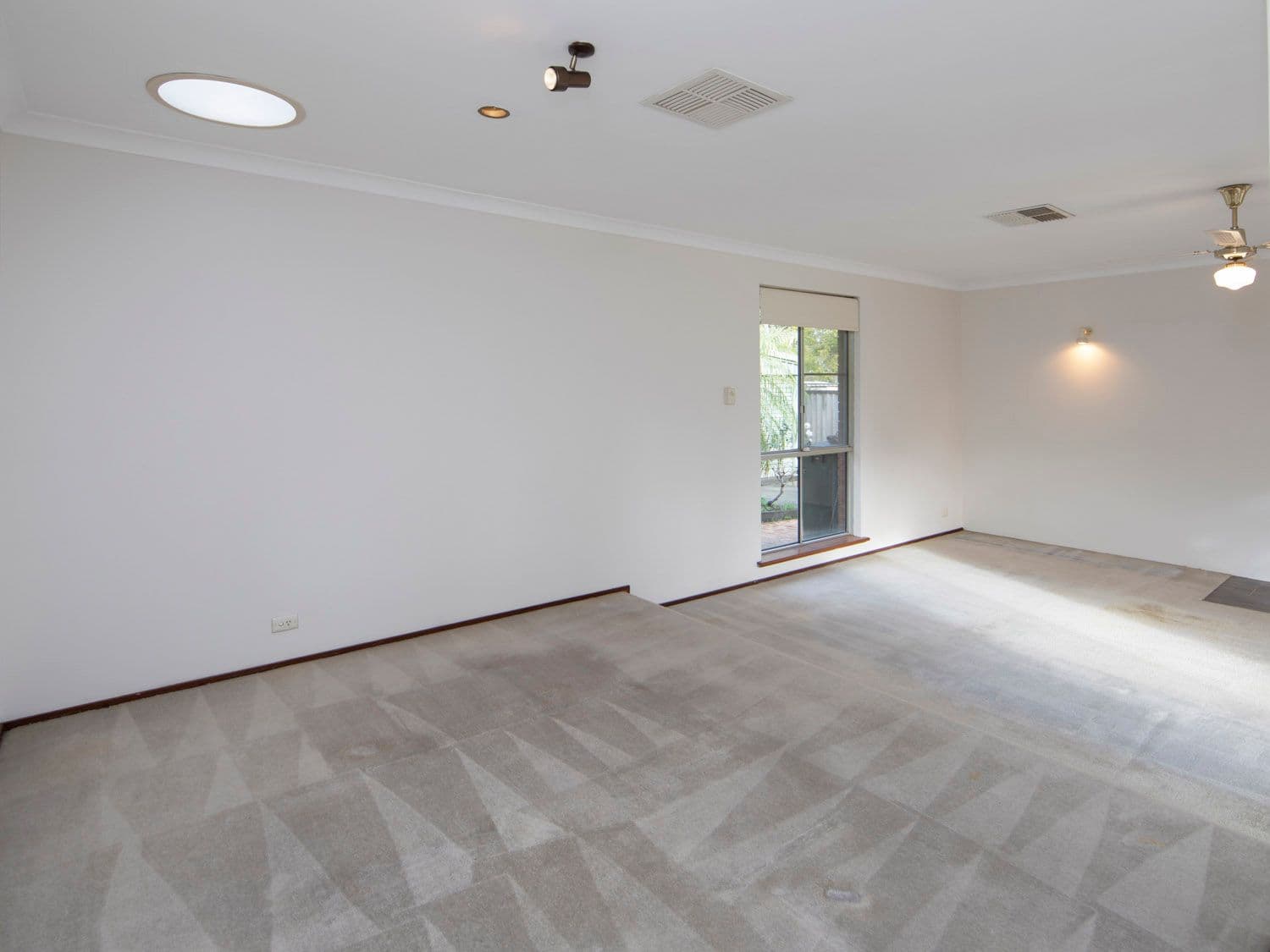 15 Pavetta Crescent, Forrestfield WA 6058, Forrestfield - Thumbnail 4