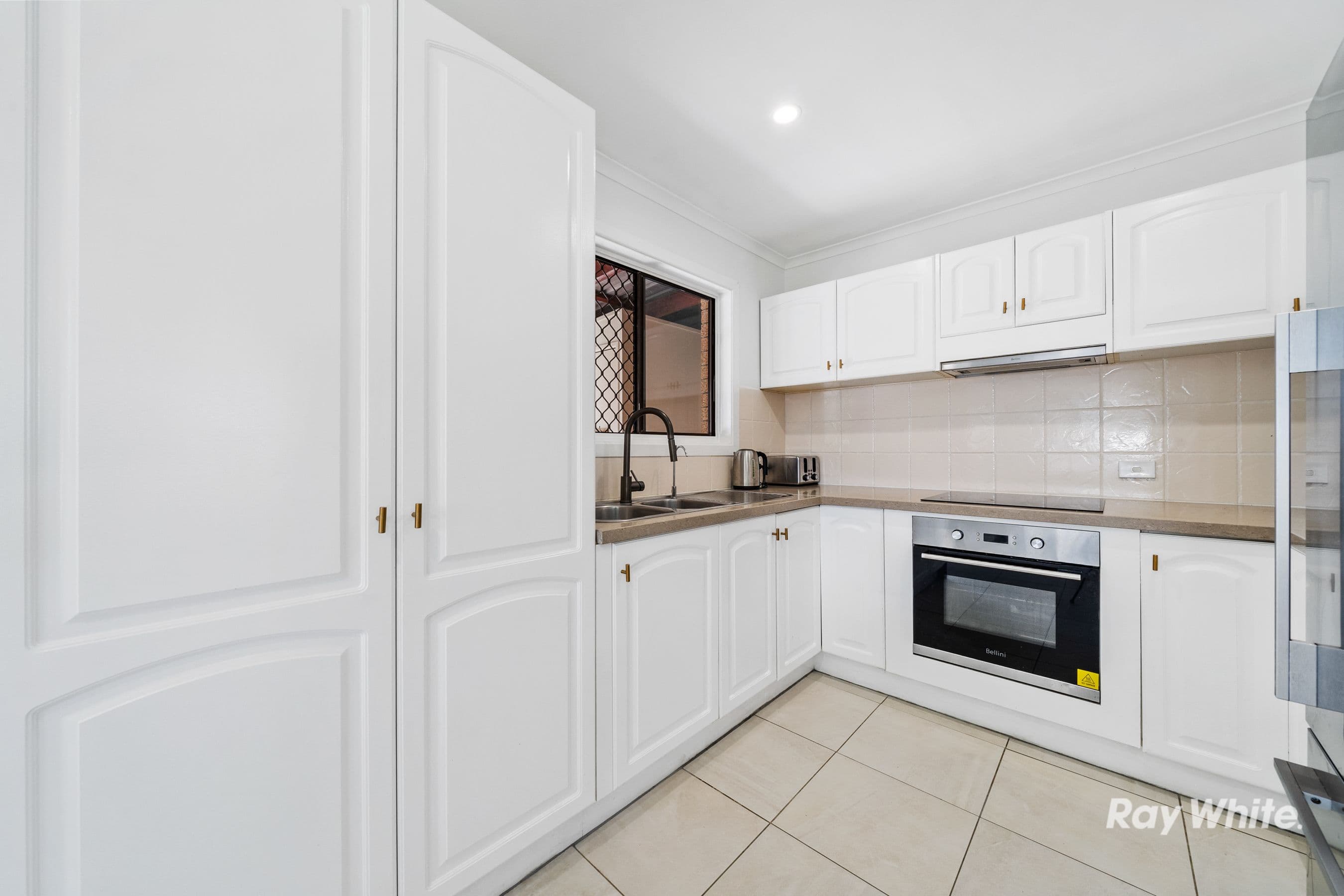 8 Meranti Street, Crestmead QLD 4132, Crestmead - Thumbnail 4
