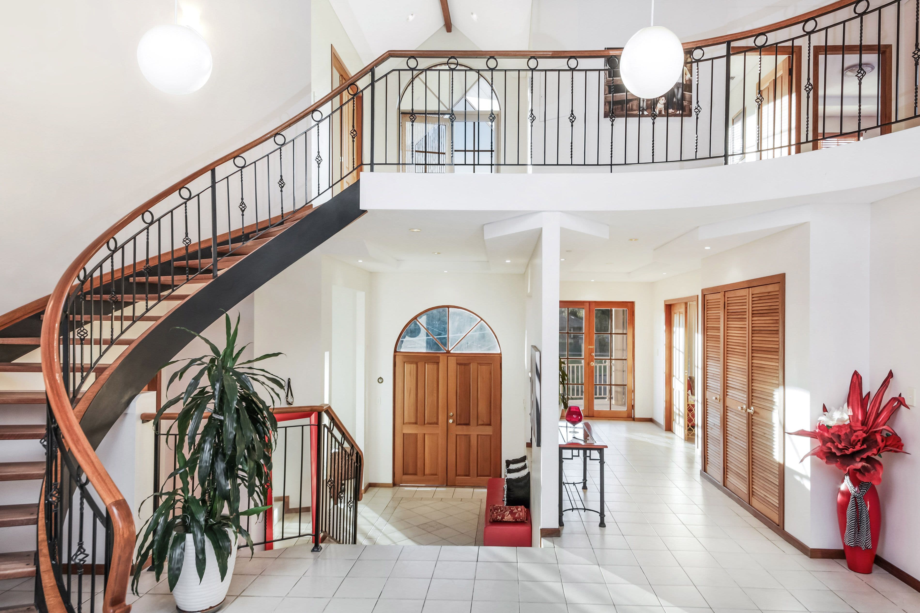 41 Caroline Crescent, Georges Hall - Thumbnail 3