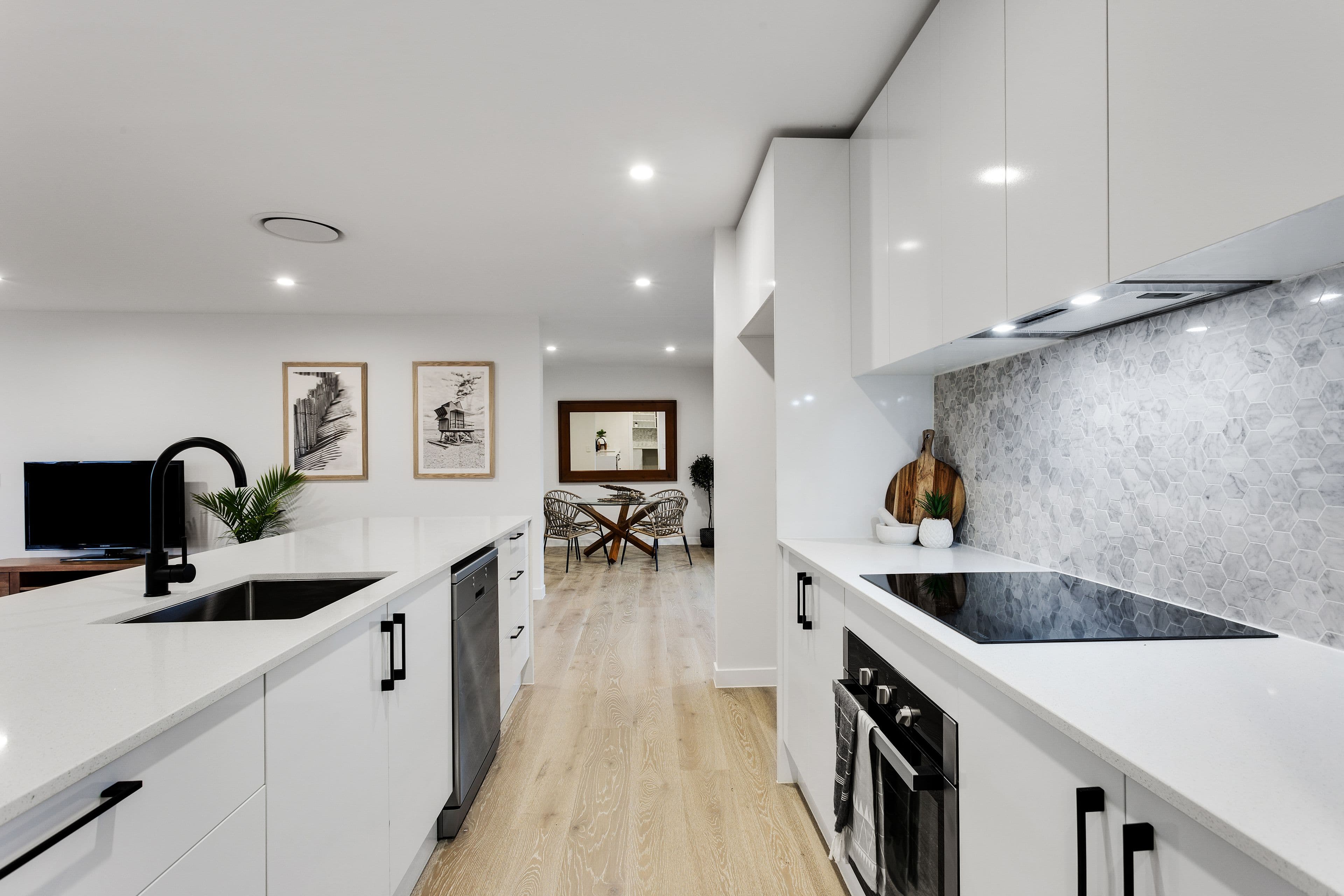 126 Slatyer Avenue, Bundall QLD 4217, Bundall - Thumbnail 3