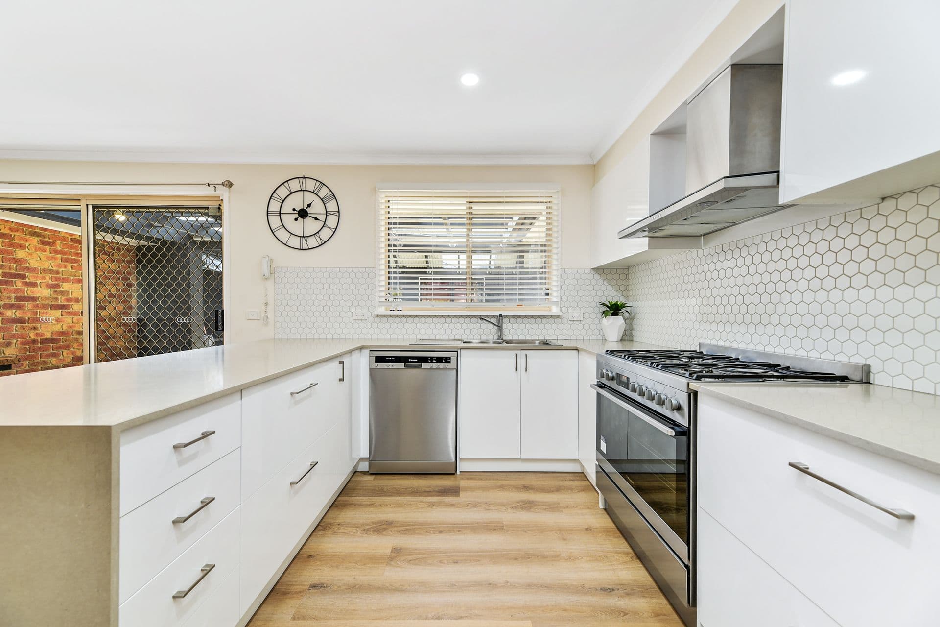 6 Jumbuck Court, Berwick VIC 3806, Berwick - Thumbnail 4