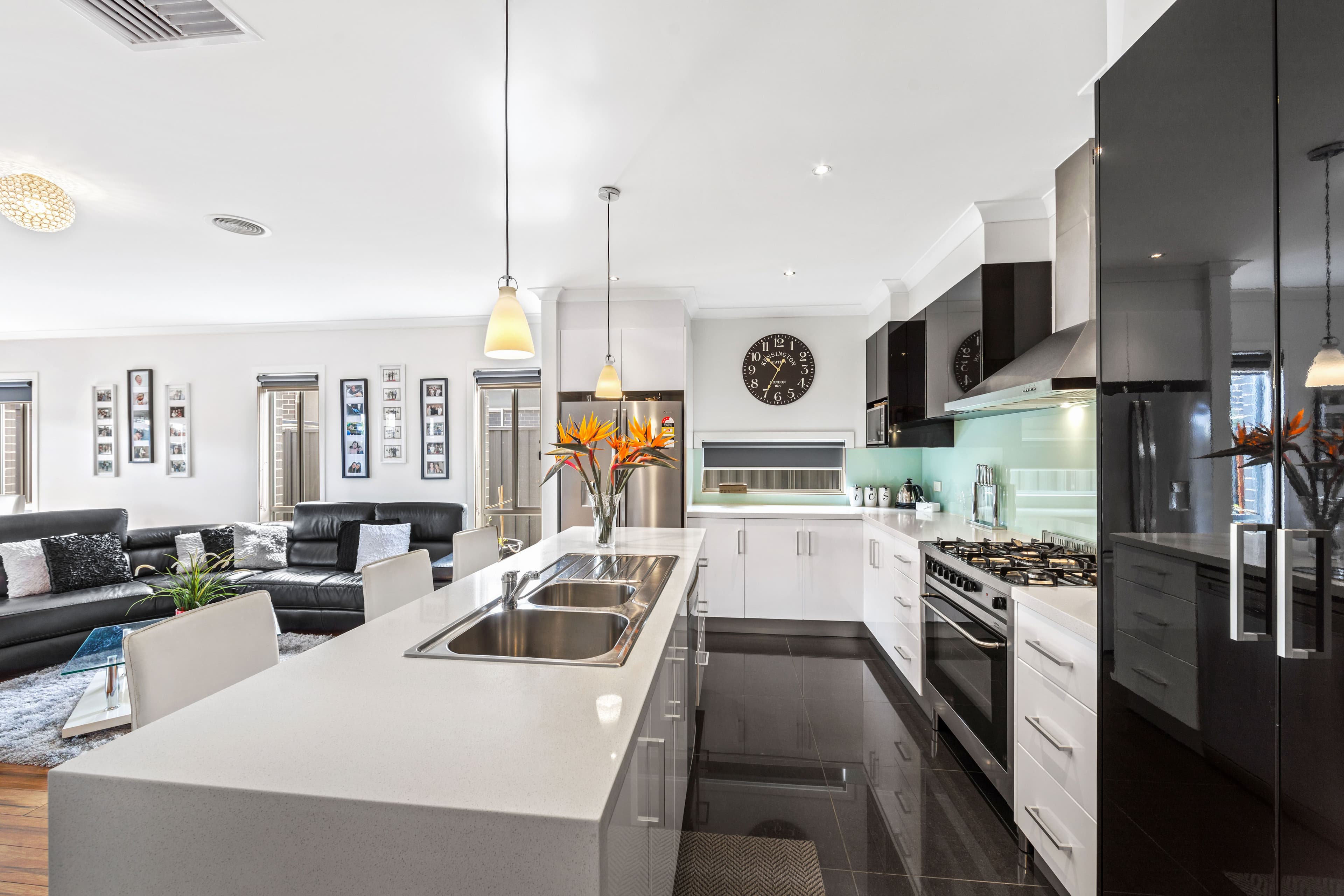 22 Luxor Drive, FRASER RISE VIC 3336, Fraser Rise - Thumbnail 2
