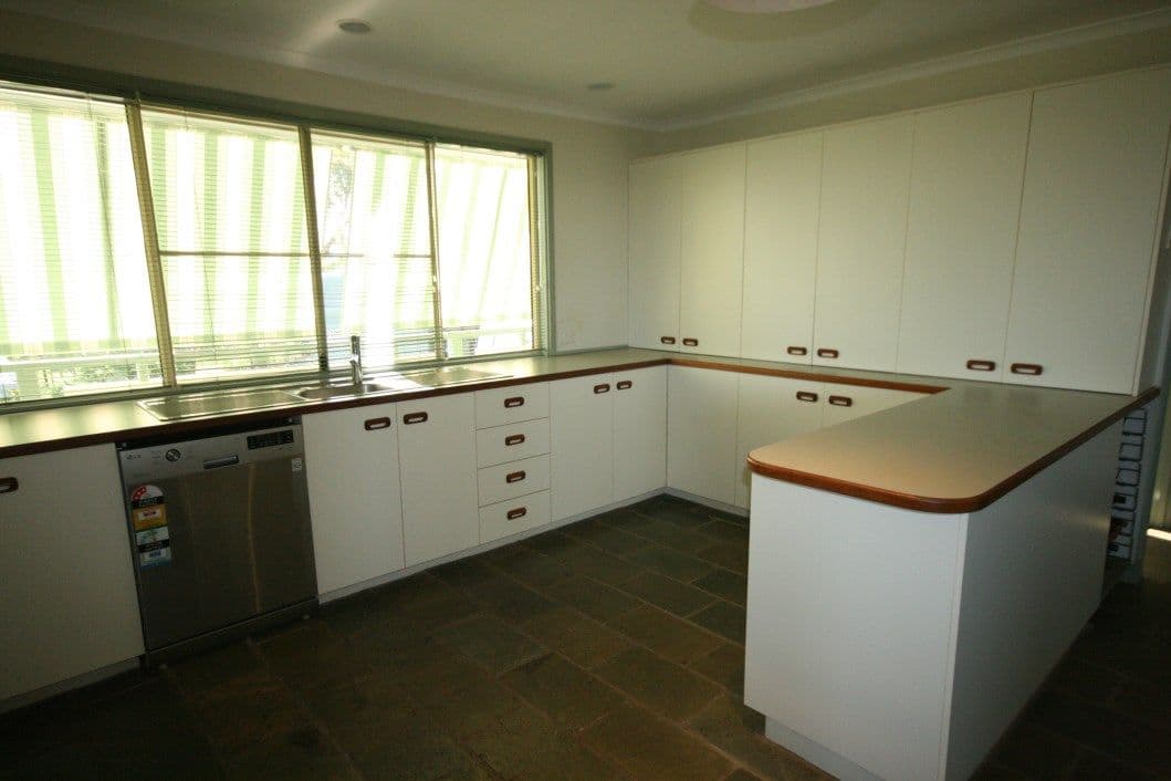 18 Ferries Terrace, SARINA BEACH QLD 4737, Sarina Beach - Thumbnail 5