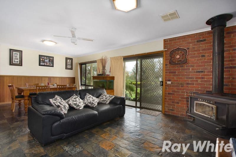 39 Riverside Avenue, Bunyip VIC 3815, Bunyip - Thumbnail 4