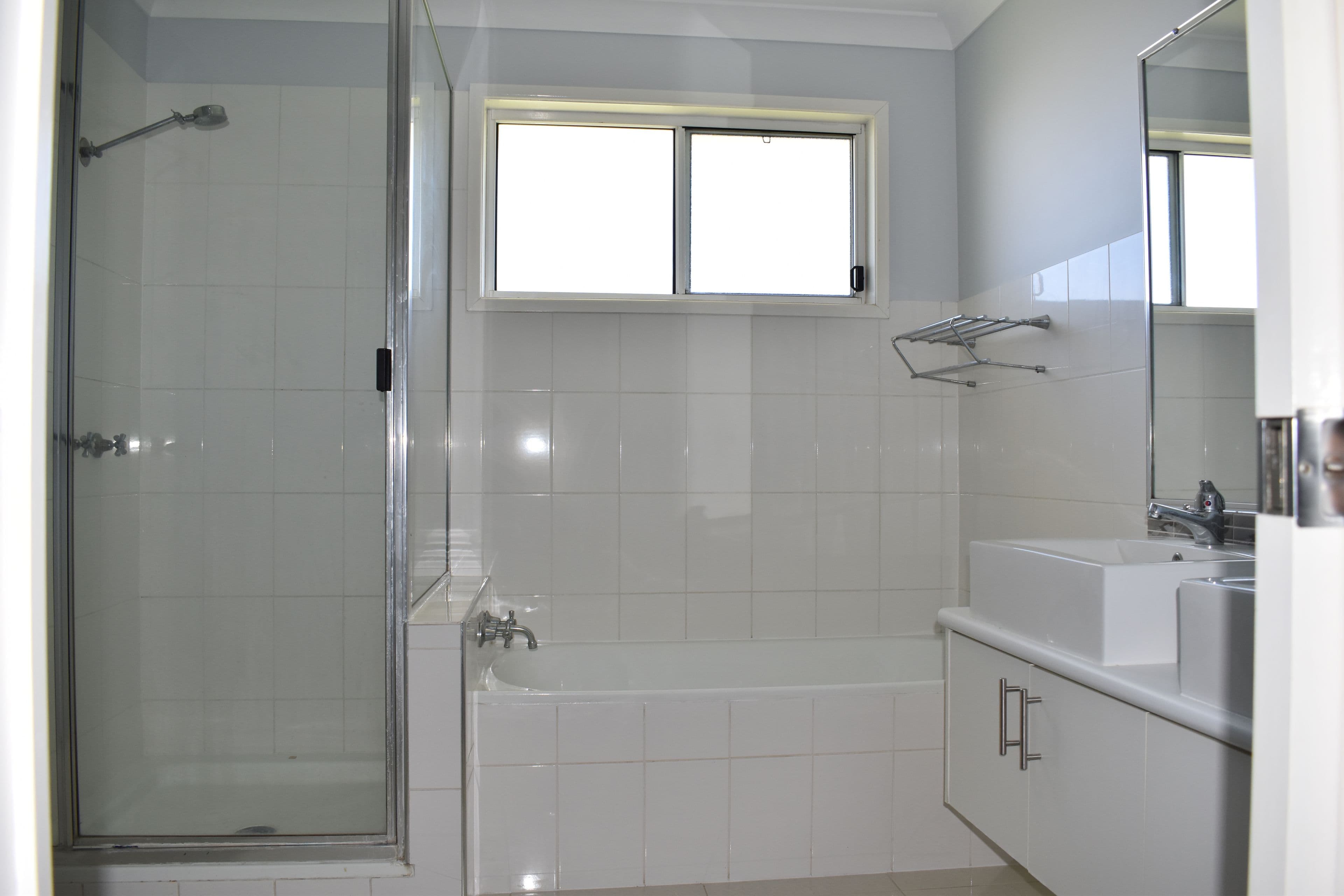 8 Crozier Crescent, Emerald QLD 4720, Emerald - Thumbnail 7
