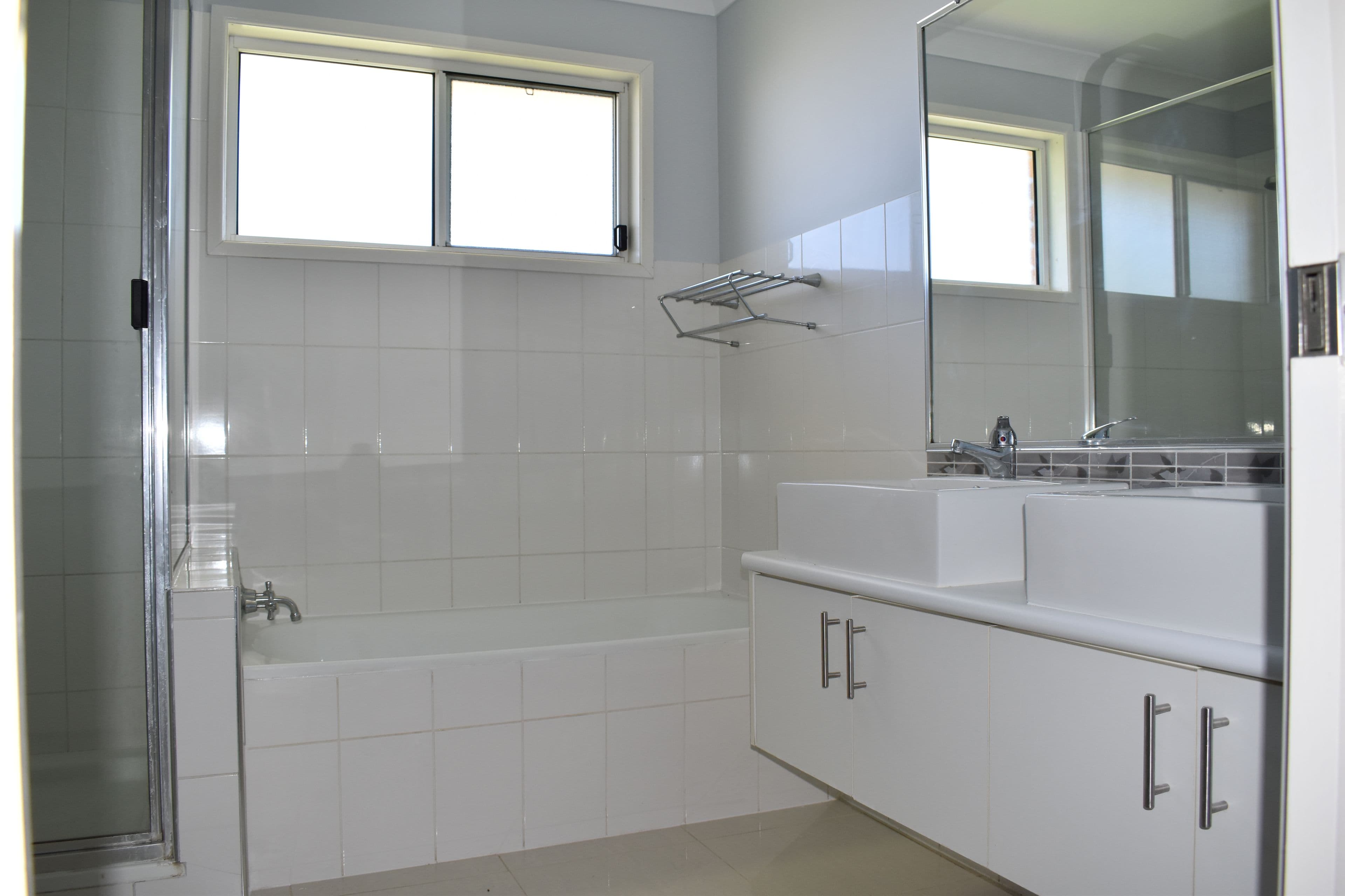8 Crozier Crescent, Emerald QLD 4720, Emerald - Thumbnail 8