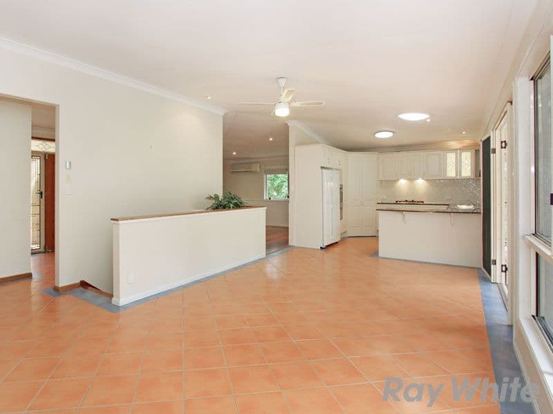 7 Bookleaf Place, BRIDGEMAN DOWNS QLD 4035, Bridgeman Downs - Thumbnail 2