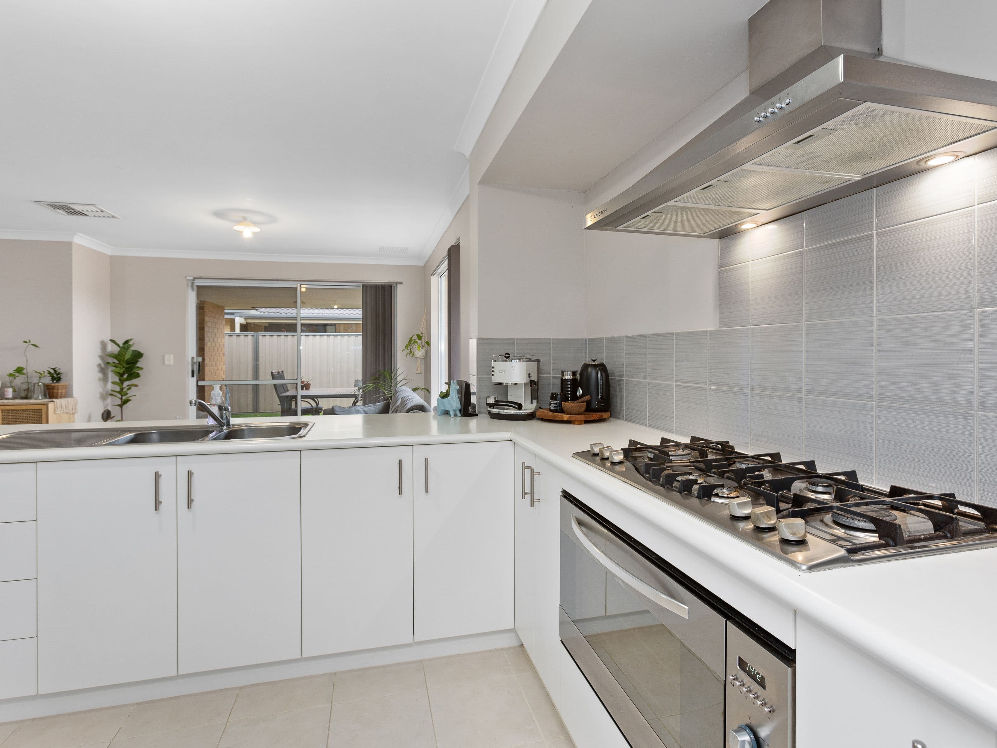 16 Frost Bend, Piara Waters WA 6112, Piara Waters - Thumbnail 2