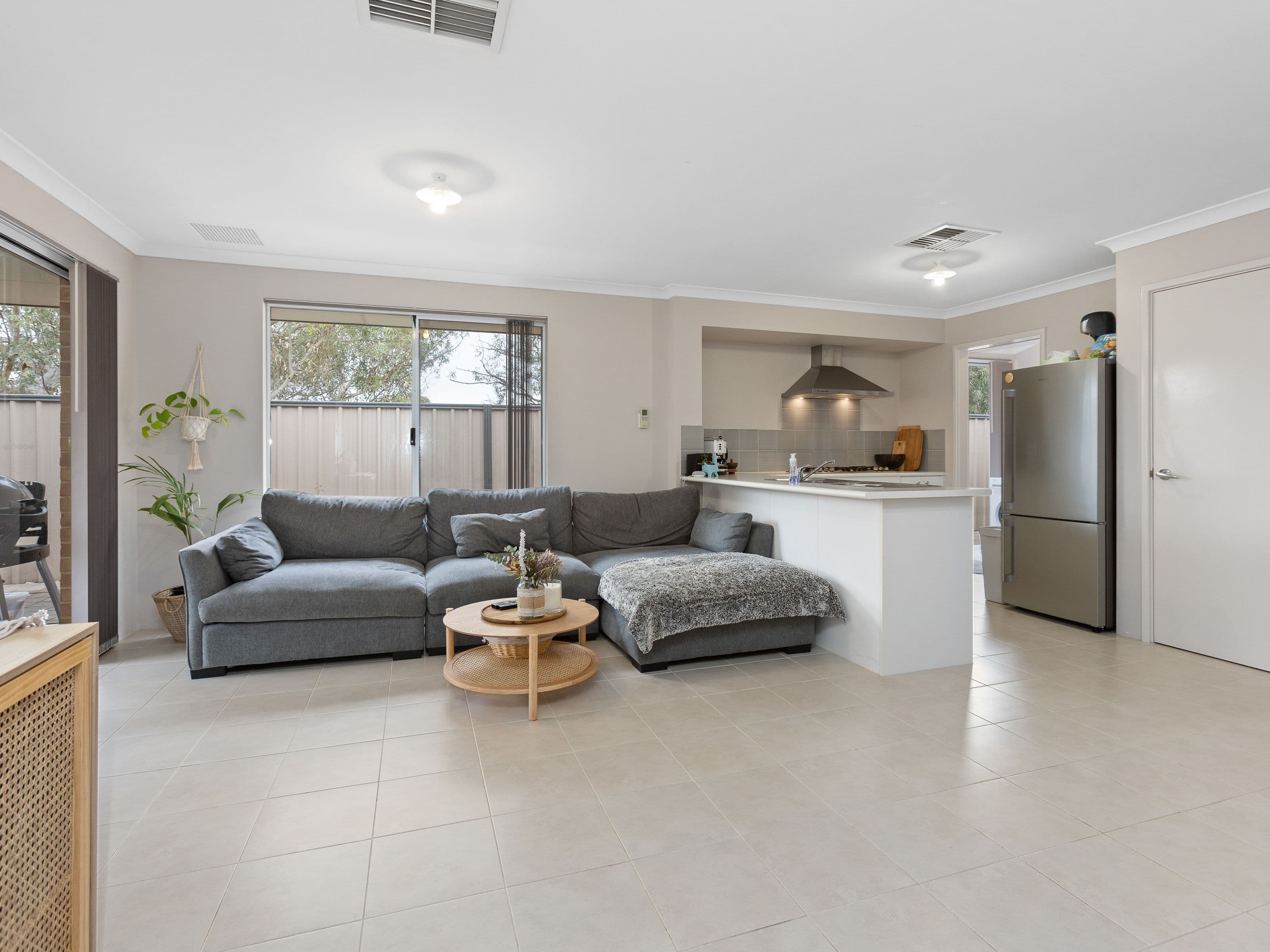 16 Frost Bend, Piara Waters WA 6112, Piara Waters - Thumbnail 8