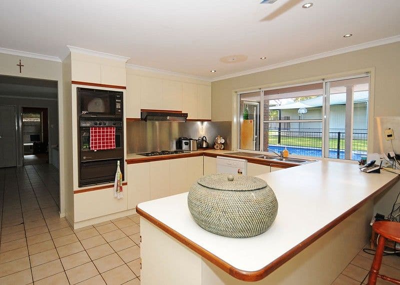 16 Garden Drive, URANGAN QLD 4655, Urangan - Thumbnail 3