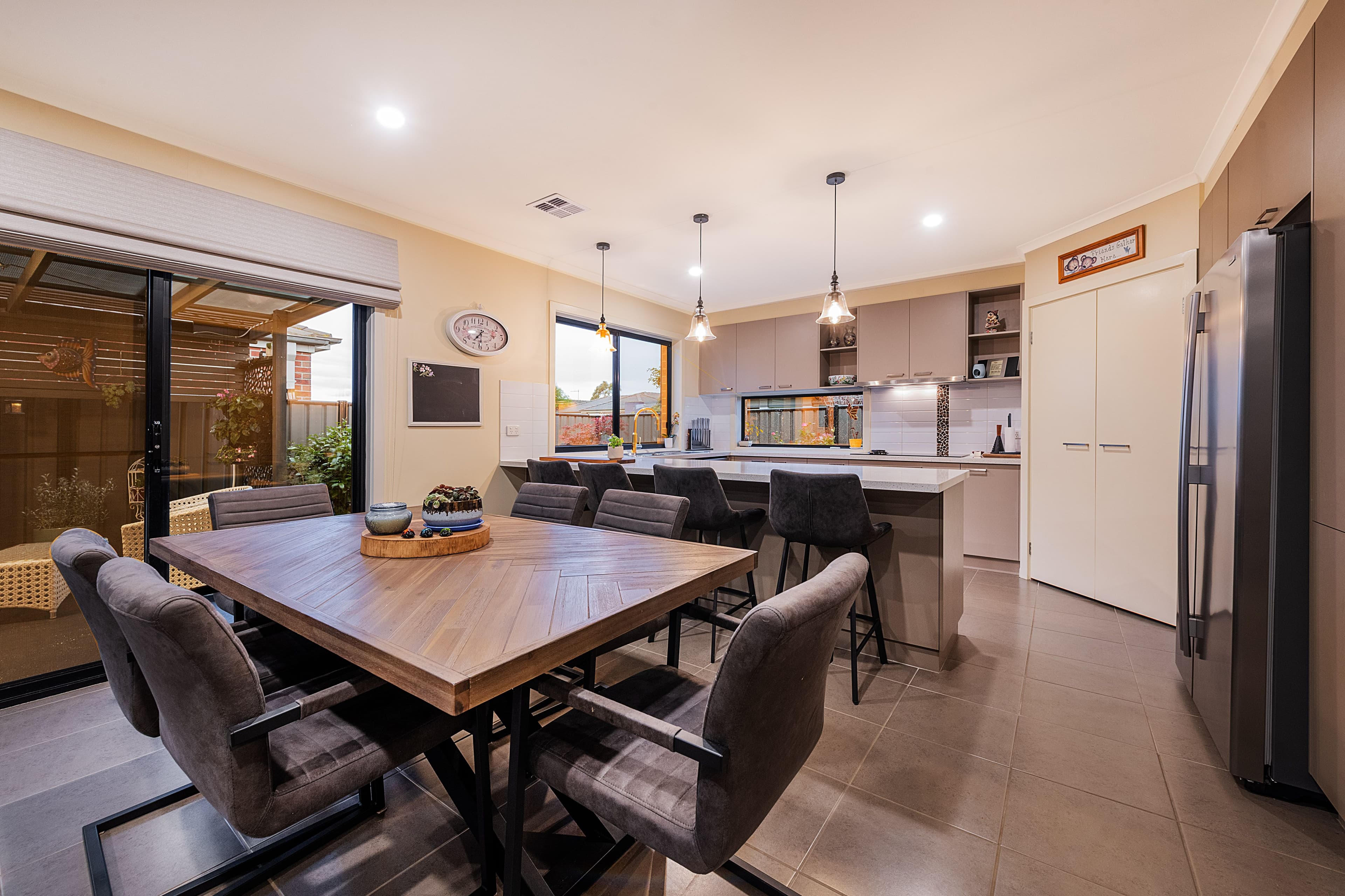 34 Connewara Crescent, Clyde North VIC 3978, Clyde North - Thumbnail 4