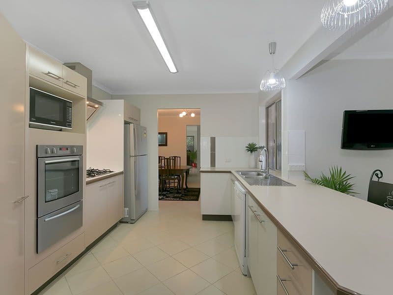 17 Ruby Avenue, Tarragindi QLD 4121, Tarragindi - Thumbnail 2