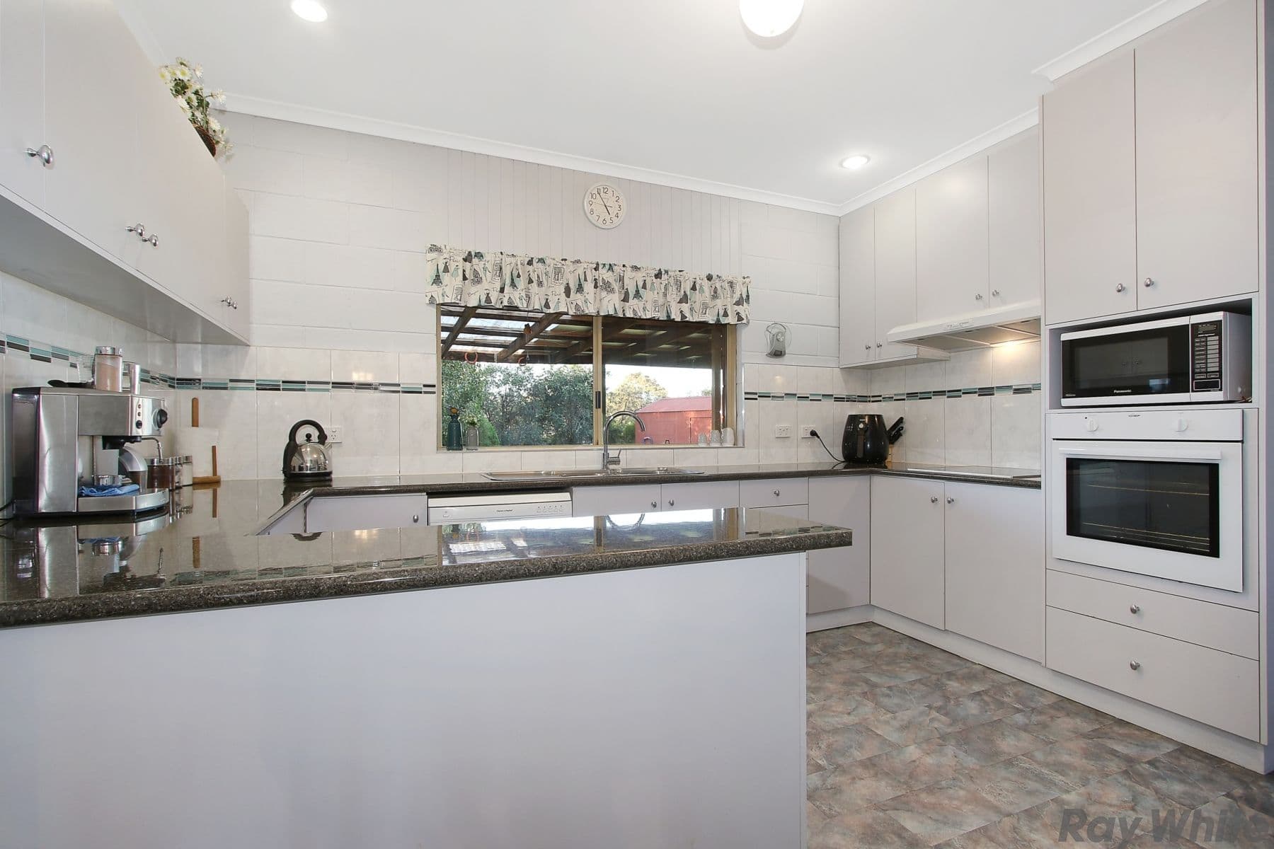 2 Brown Street, Devenish VIC 3726, Devenish - Thumbnail 3