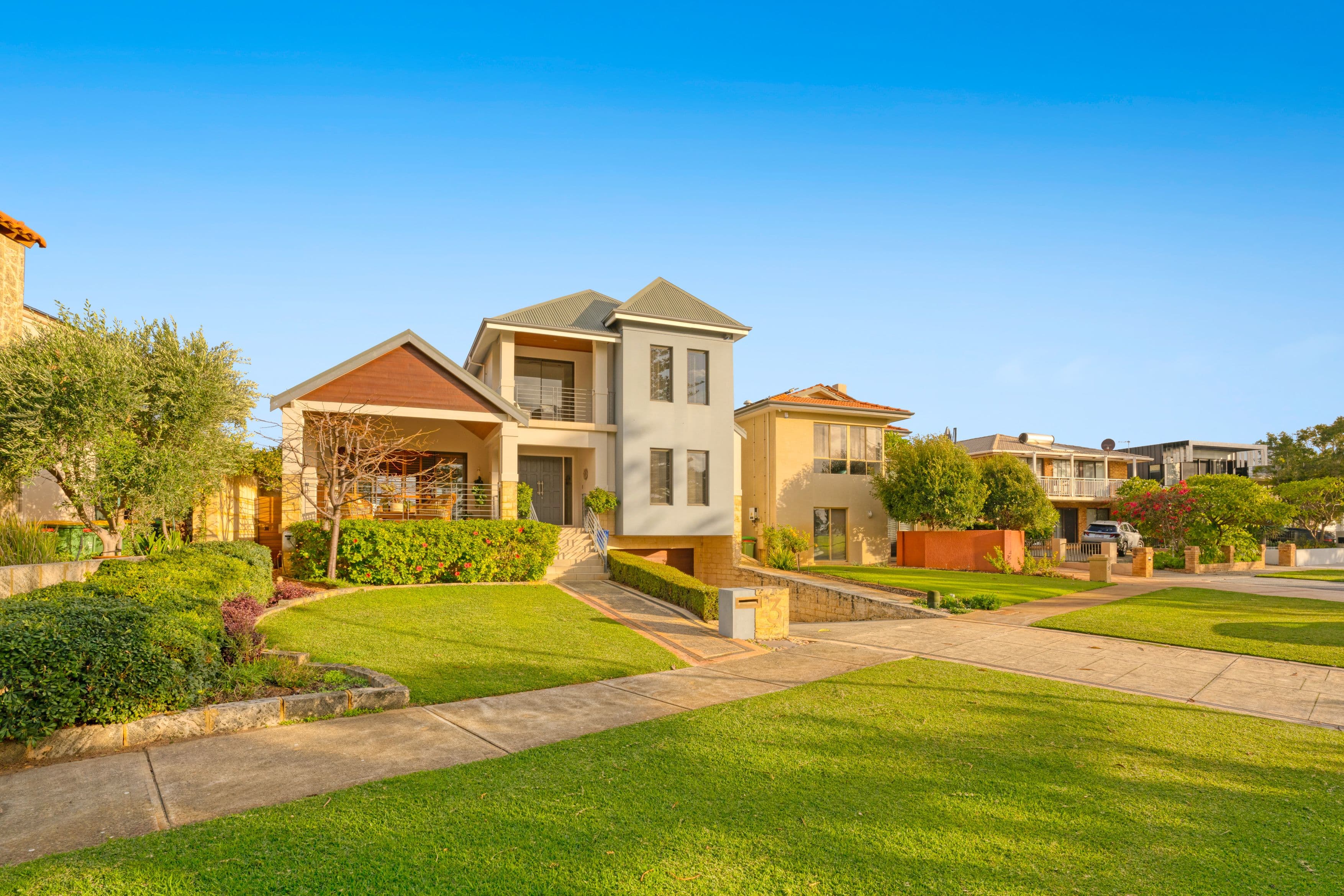 3 Jubilee Crescent, City Beach WA 6015, City Beach - Thumbnail 2