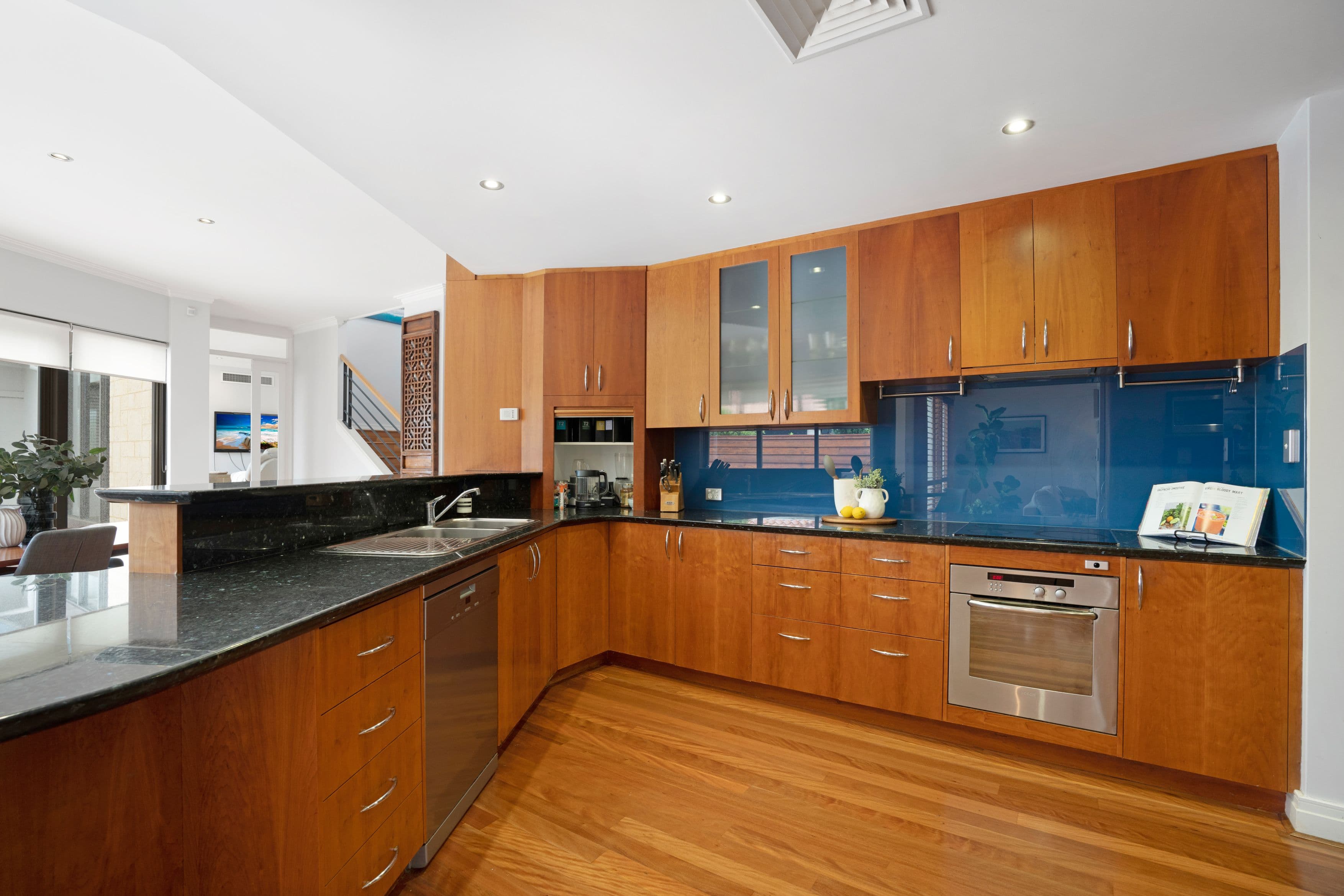 3 Jubilee Crescent, City Beach WA 6015, City Beach - Thumbnail 5