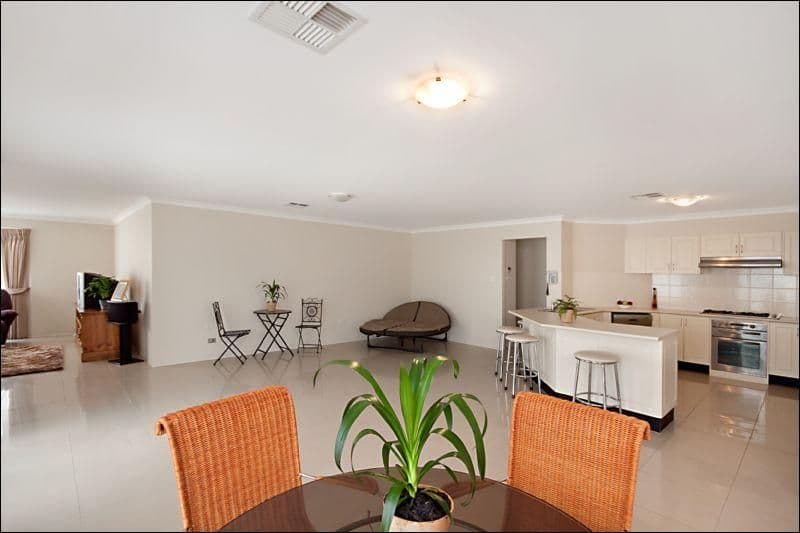 6 Upington Drive, EAST MAITLAND NSW 2323, East Maitland - Thumbnail 2