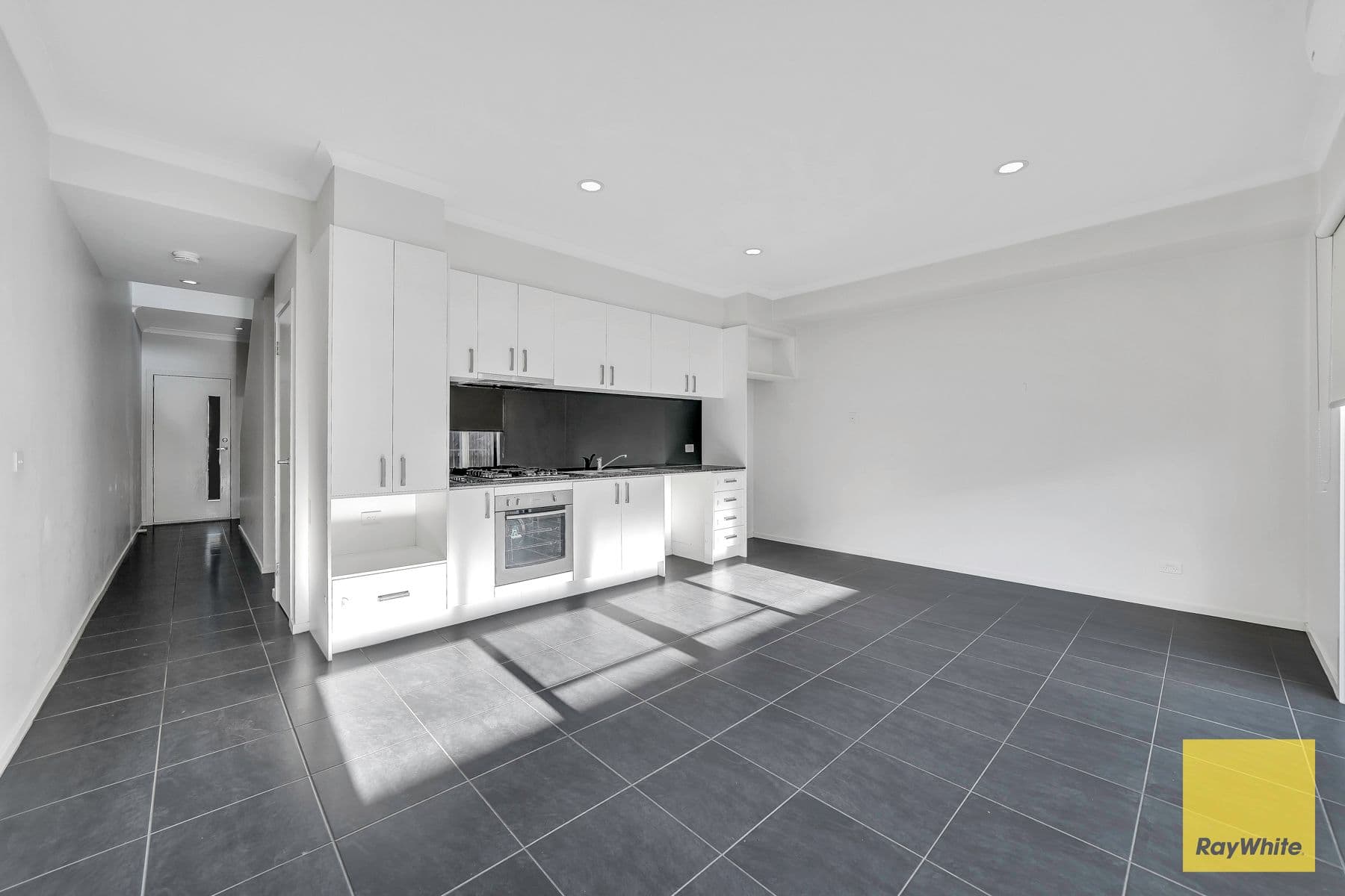 14 Luna Way, Point Cook VIC 3030, Point Cook - Thumbnail 6
