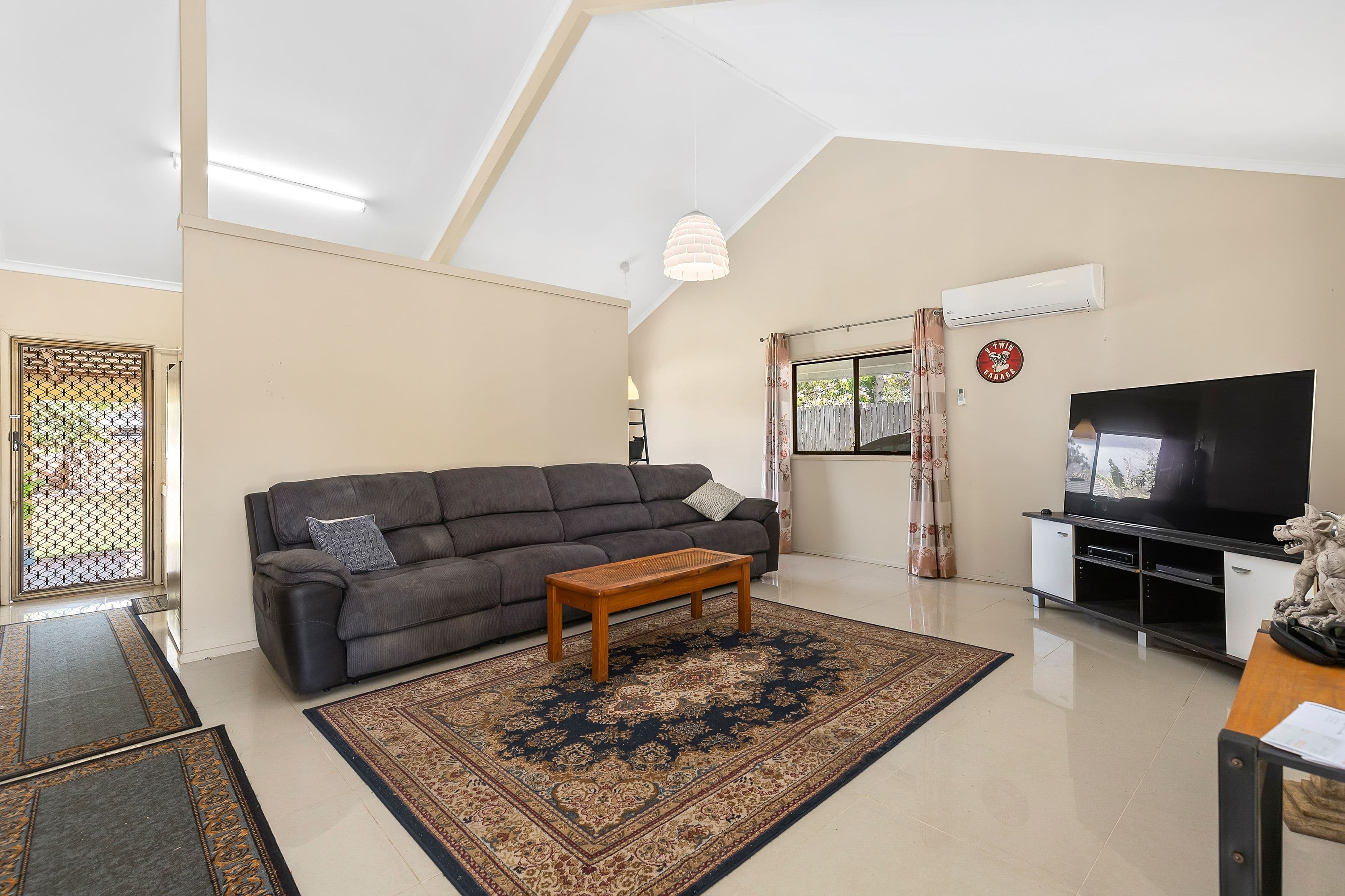 55 Ariel Avenue, Kingston QLD 4114, Kingston - Thumbnail 3