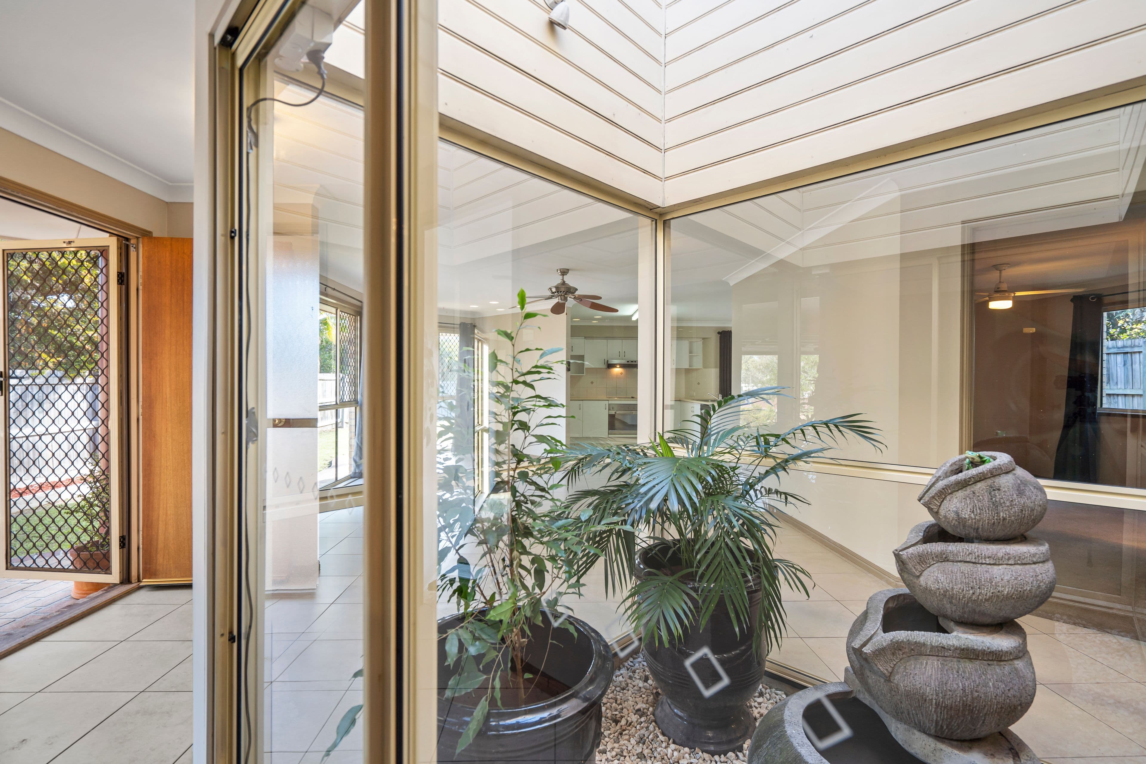 21 Holly Crescent, Windaroo QLD 4207, Windaroo - Thumbnail 5