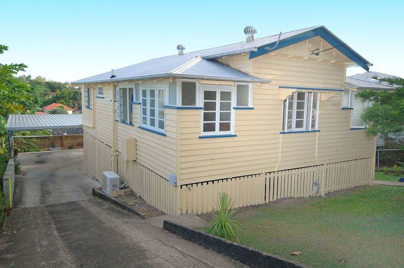 39 Waverley Road, CAMP HILL QLD 4152, Camp Hill - Thumbnail 2