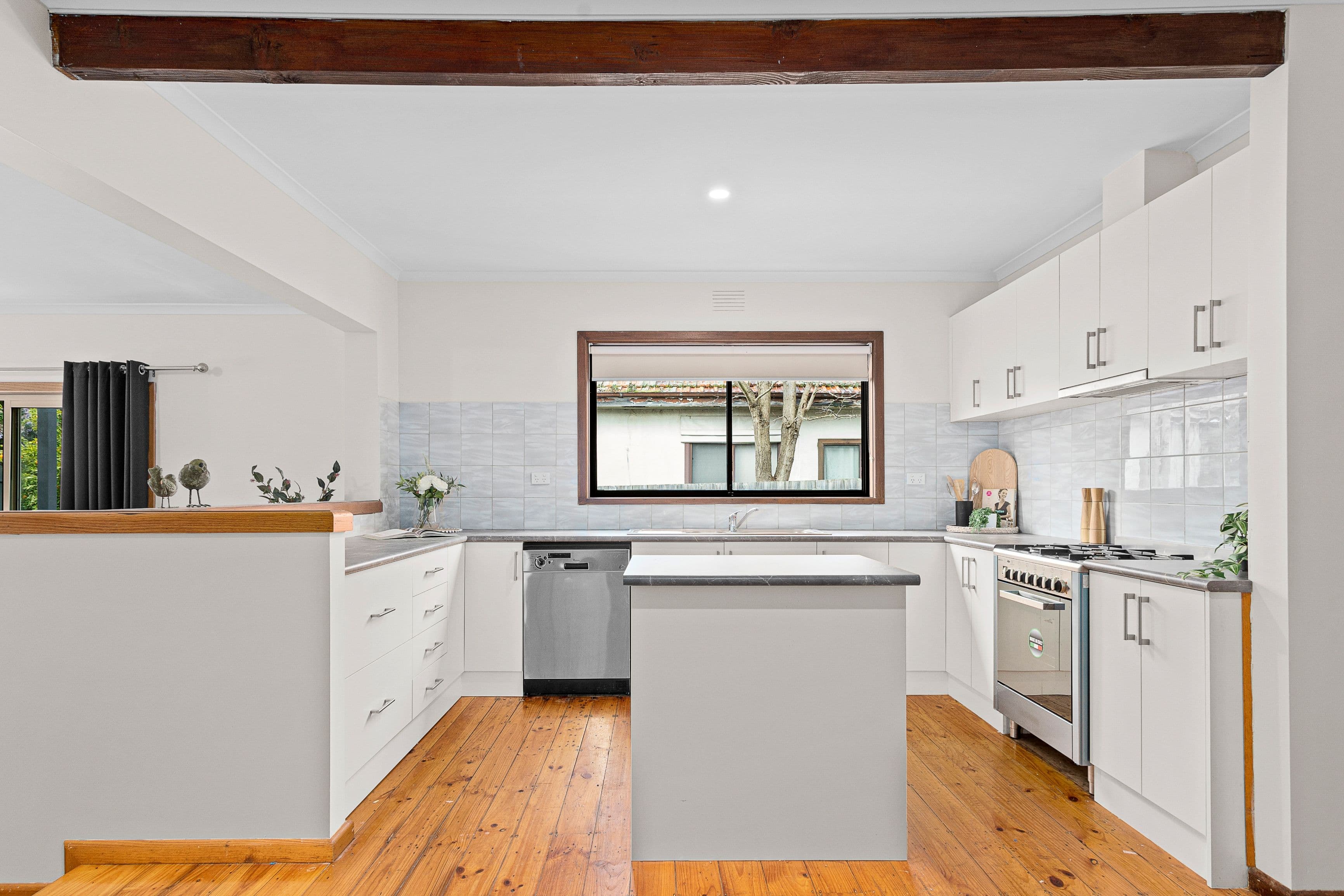 54 Steane Street, Reservoir VIC 3073, Reservoir - Thumbnail 4