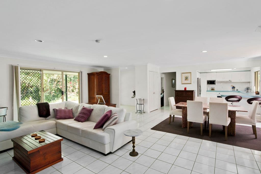 2 Yarraman Place, Tallebudgera Valley QLD 4228, Tallebudgera Valley - Thumbnail 2