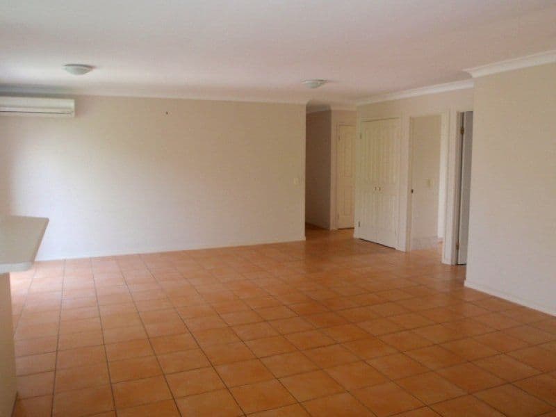 6 Chelmsford Place, PARKWOOD QLD 4214, Parkwood - Thumbnail 3