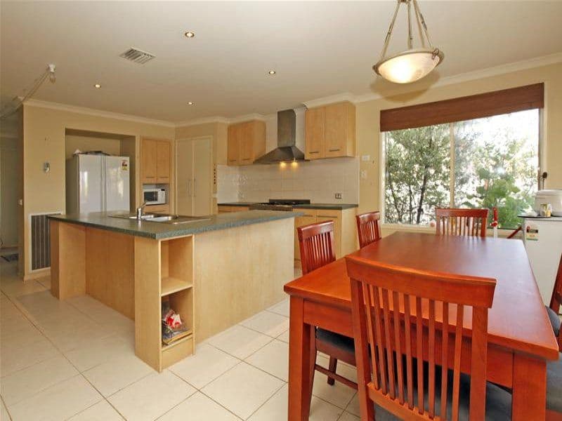29 Zelkova Terrace, BUNDOORA VIC 3083, Bundoora - Thumbnail 2