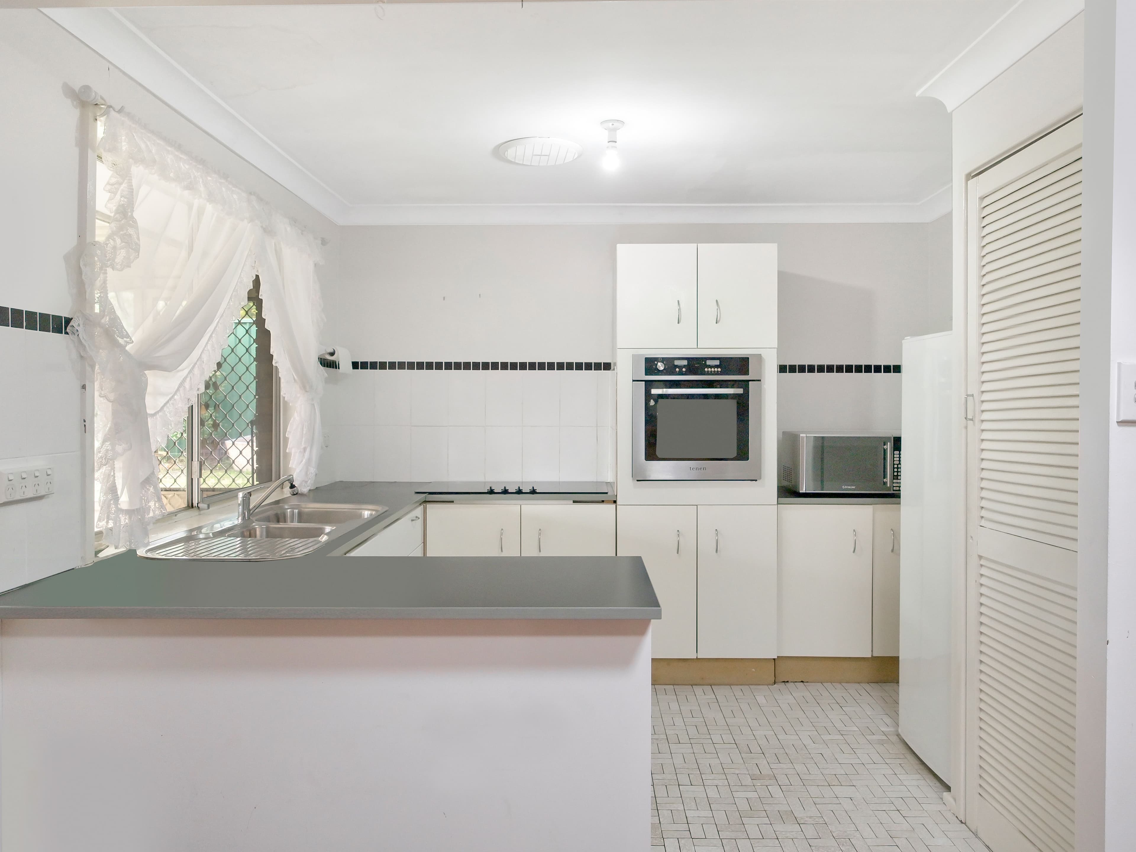 2 Kim Place, Ingleburn NSW 2565, Ingleburn - Thumbnail 4