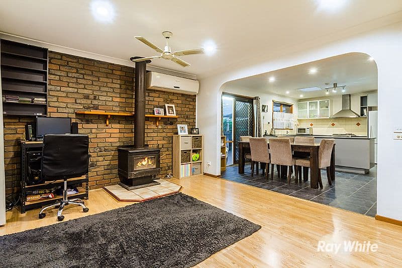 26 Gipps Crescent, Cranbourne North VIC 3977, Cranbourne North - Thumbnail 4