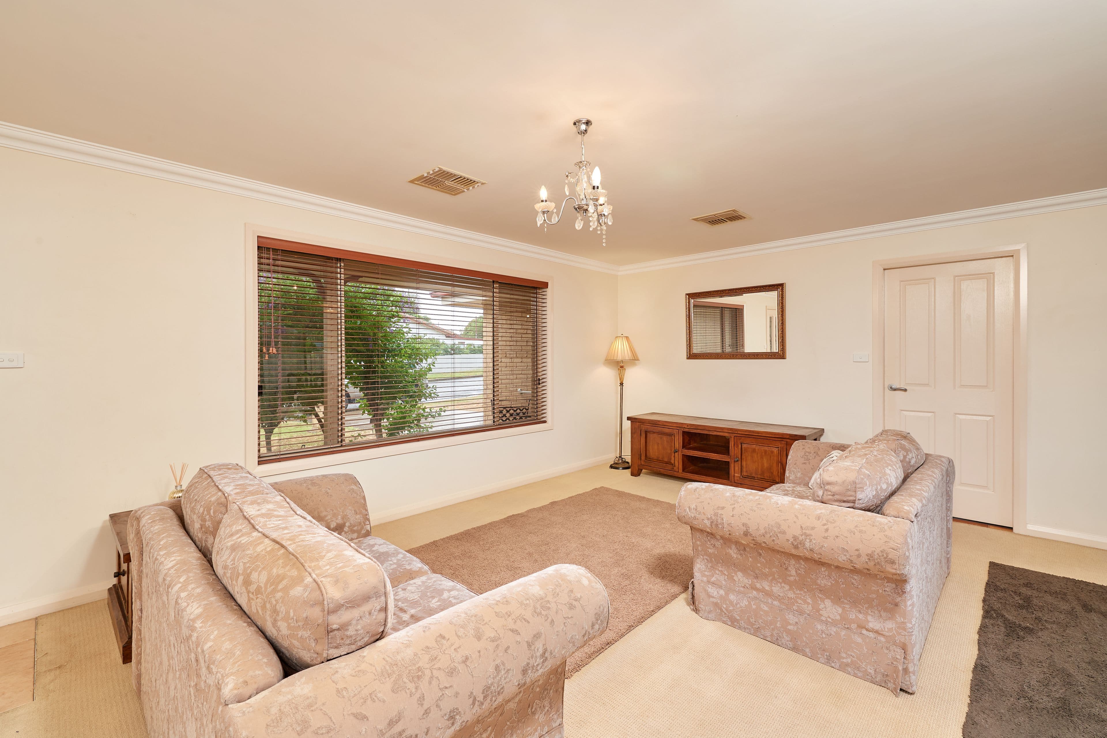 35 Pitt Street, Junee NSW 2663, Junee - Thumbnail 5