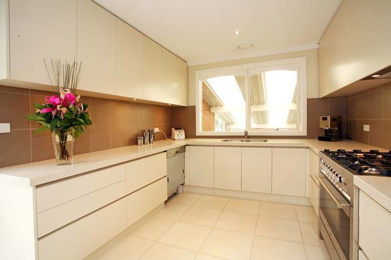 17 Rostella Court, WHEELERS HILL VIC 3150, Wheelers Hill - Thumbnail 2