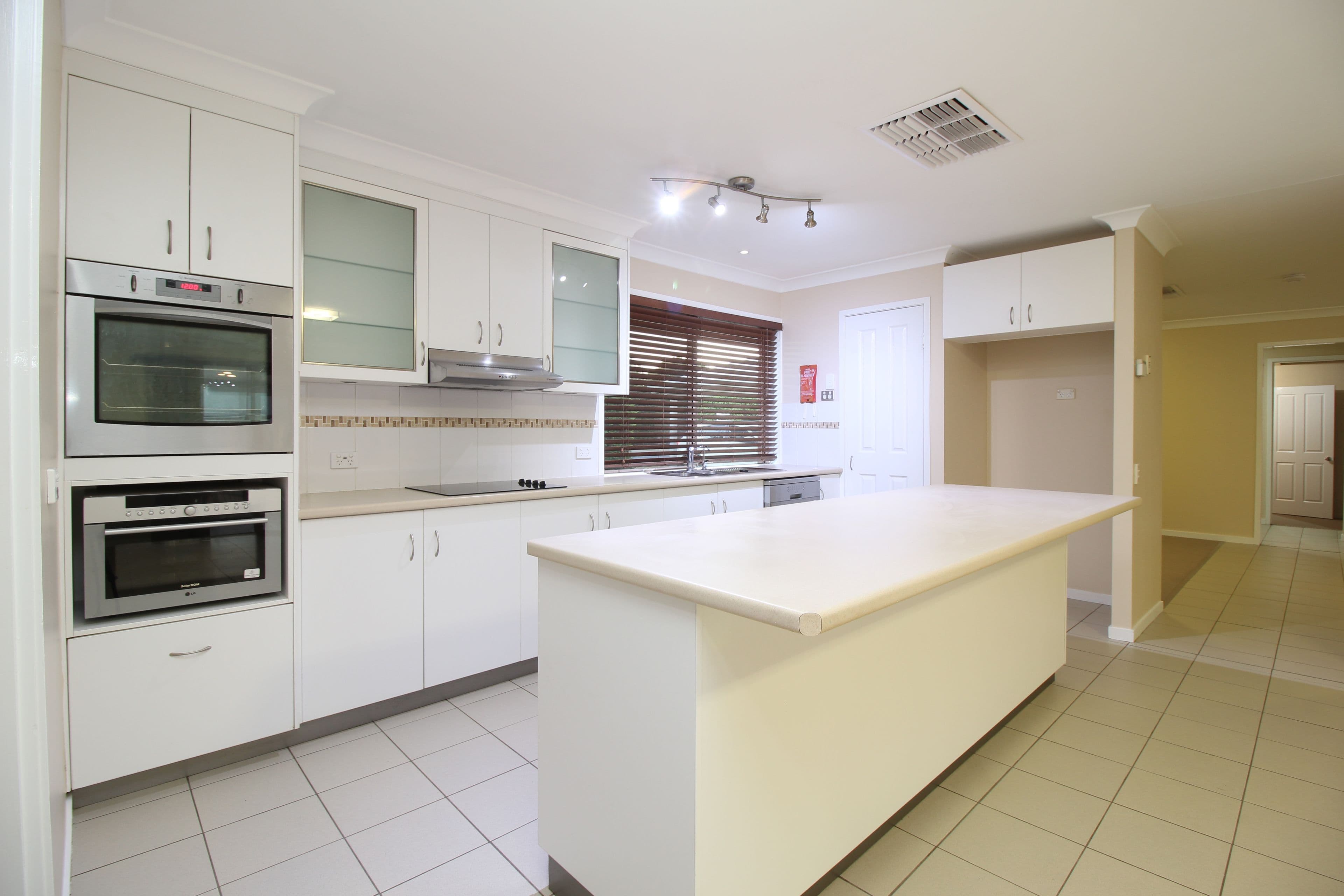 12 Russ Layton Drive, Emerald QLD 4720, Emerald - Thumbnail 3