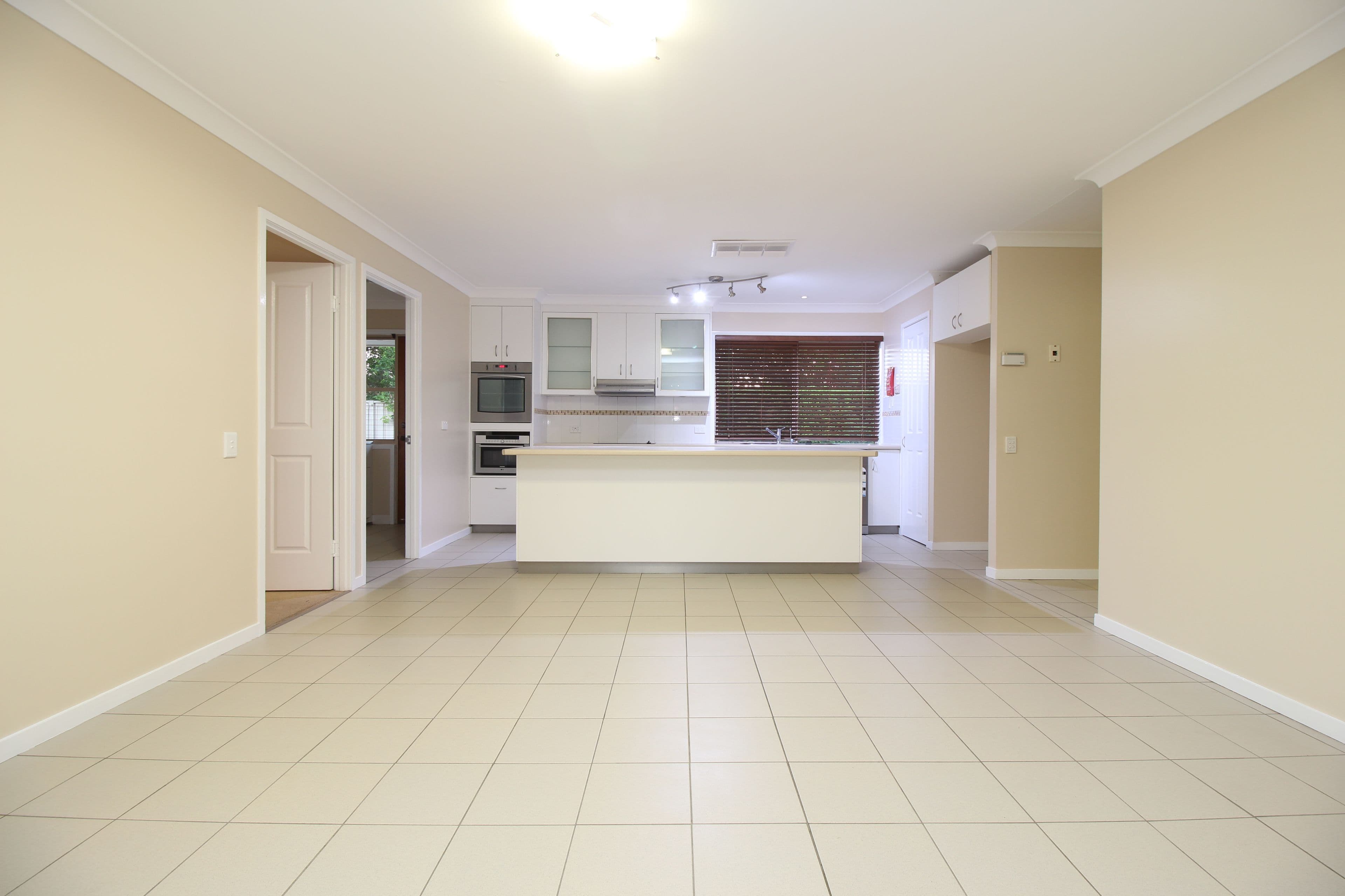 12 Russ Layton Drive, Emerald QLD 4720, Emerald - Thumbnail 4