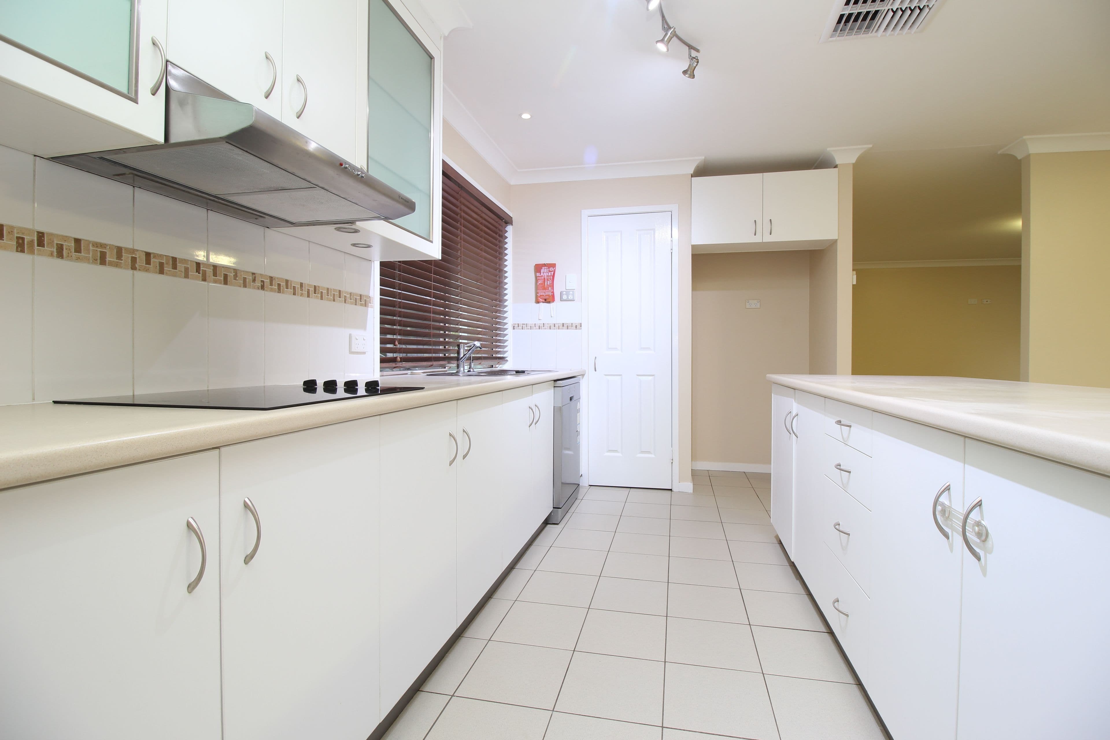 12 Russ Layton Drive, Emerald QLD 4720, Emerald - Thumbnail 6
