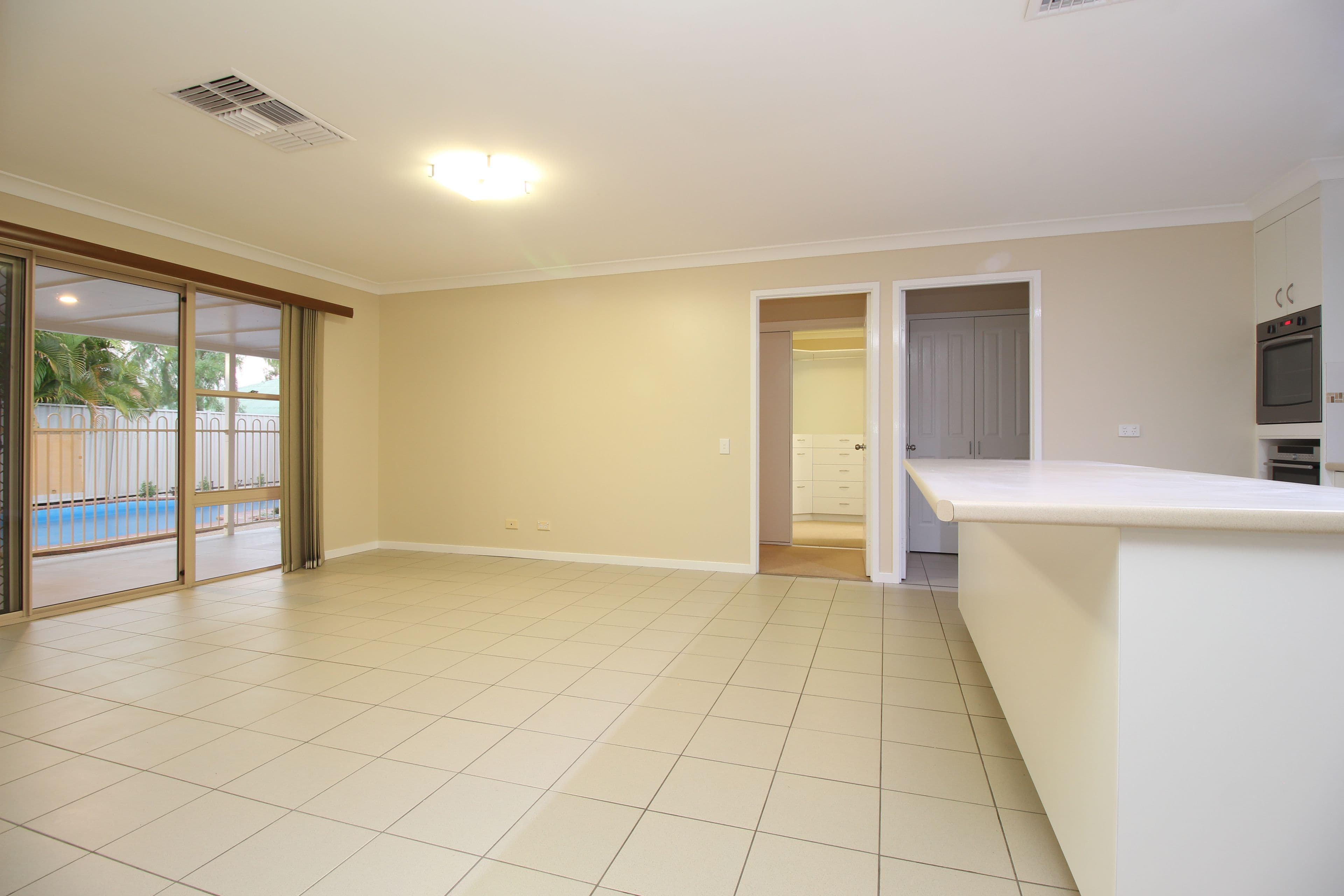 12 Russ Layton Drive, Emerald QLD 4720, Emerald - Thumbnail 7