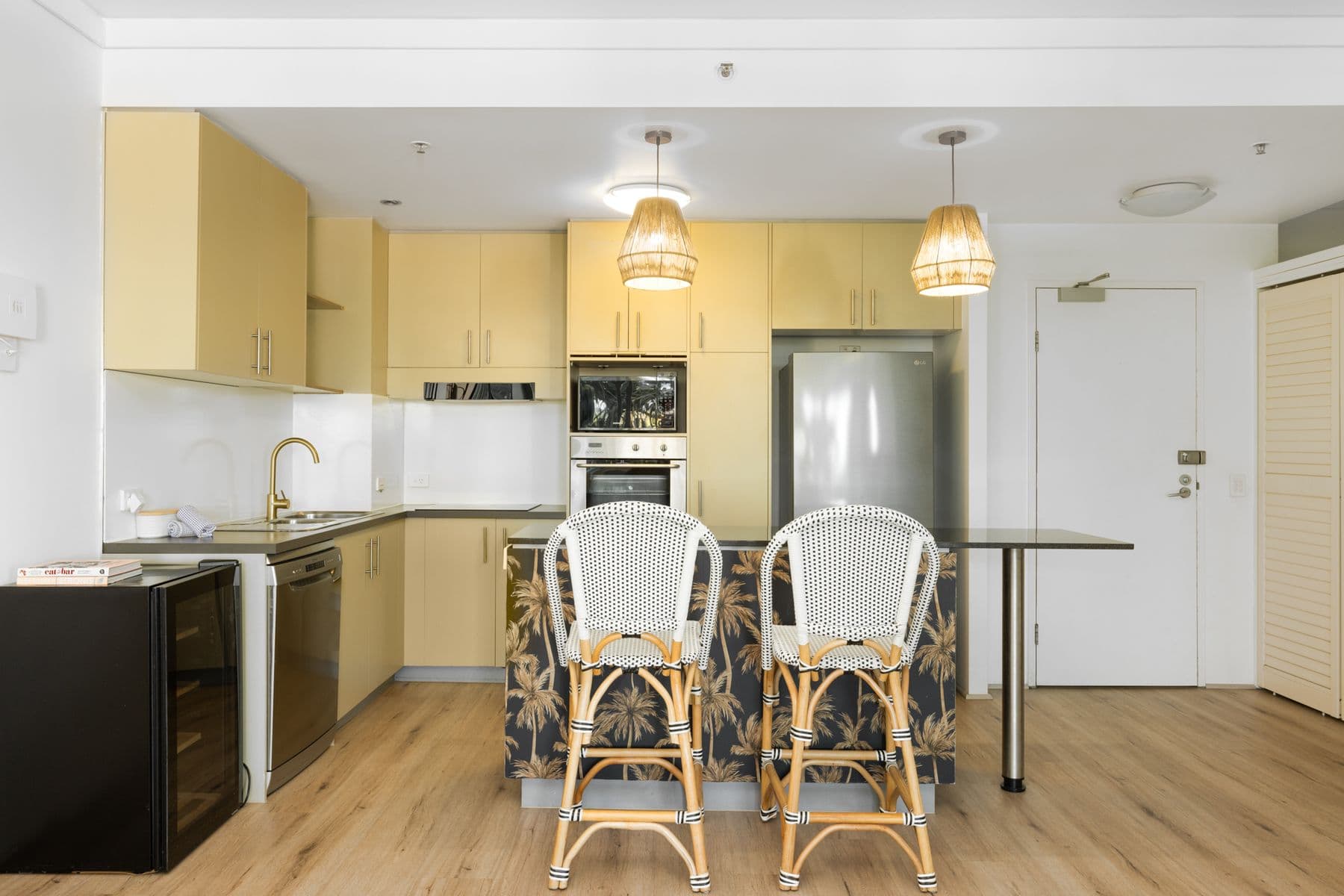 408/360 Marine Parade, Labrador QLD 4215, Labrador - Thumbnail 3