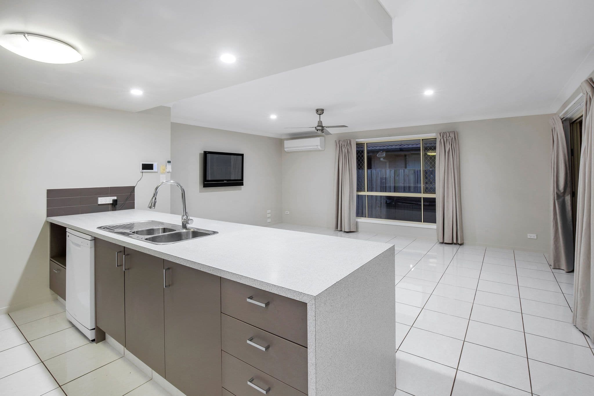 11 Jet Street, Upper Coomera QLD 4209, Upper Coomera - Thumbnail 7